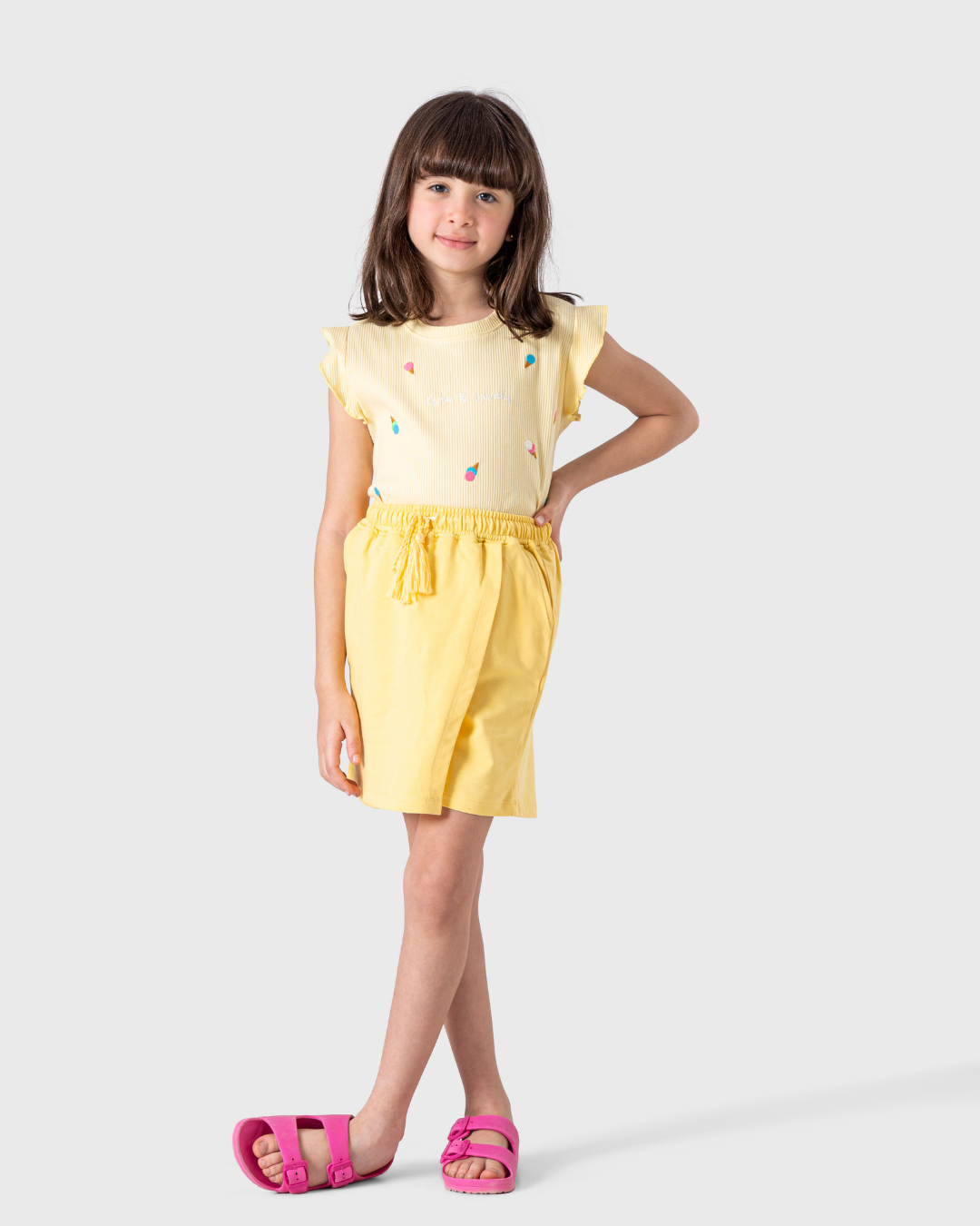 طقم بناتي لطيف و جميل