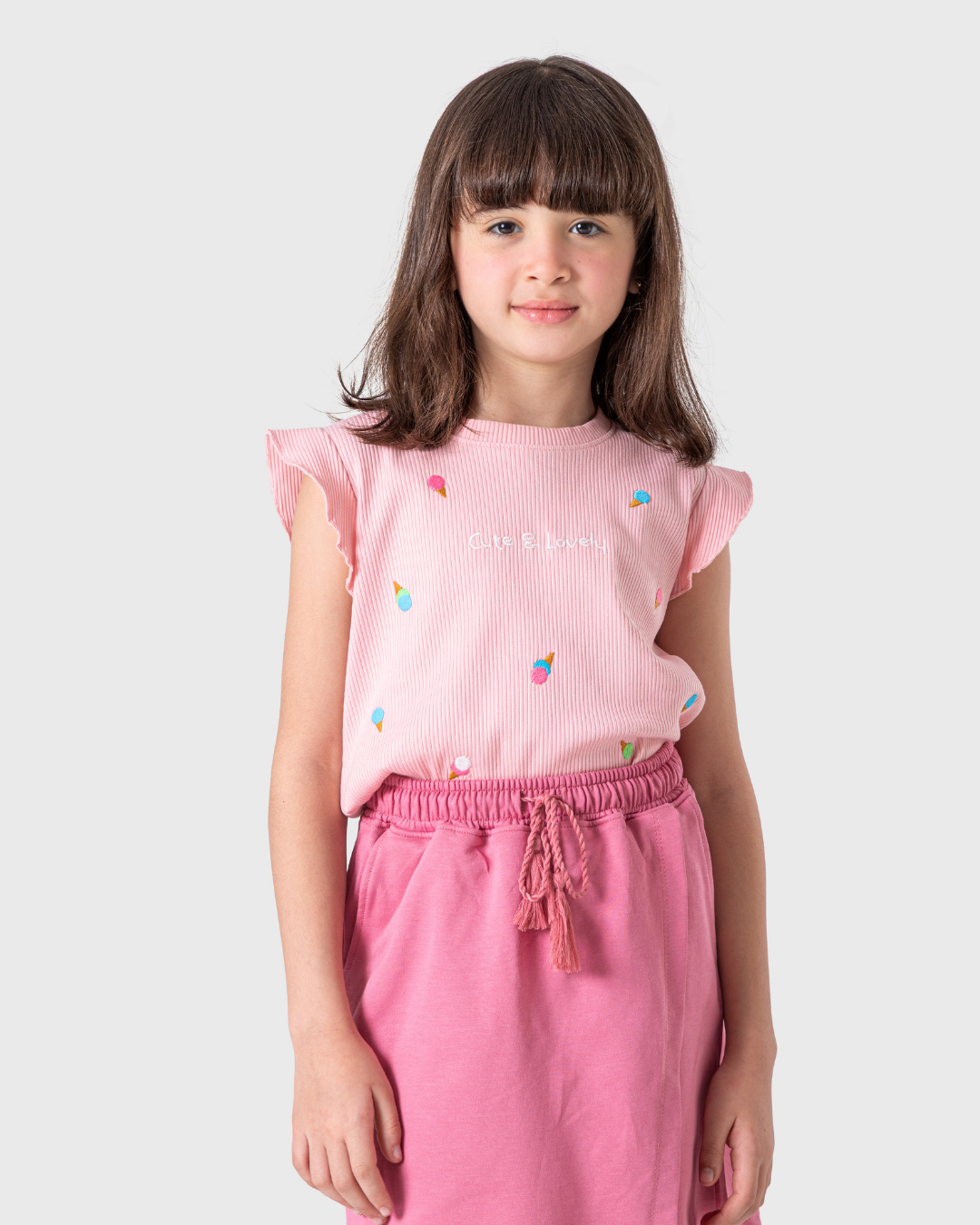 طقم بناتي لطيف و جميل