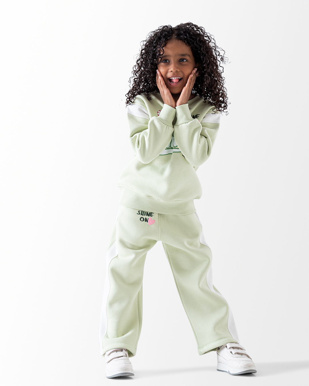 Smiley shine  طقم بناتي