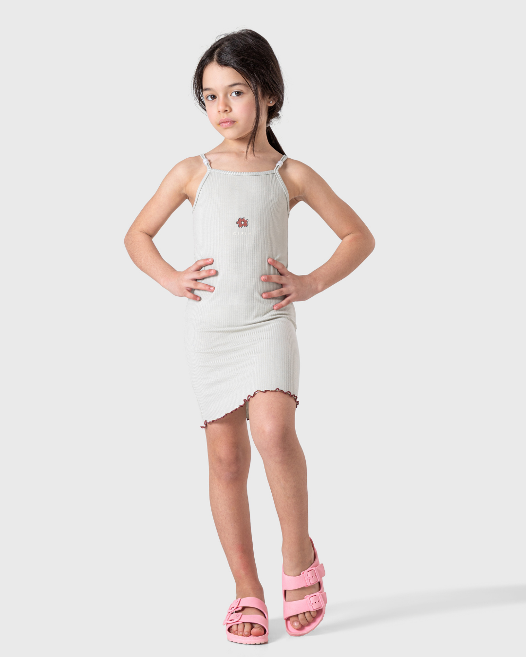 قميص نوم بناتي بألوان ربيعية أنيقة