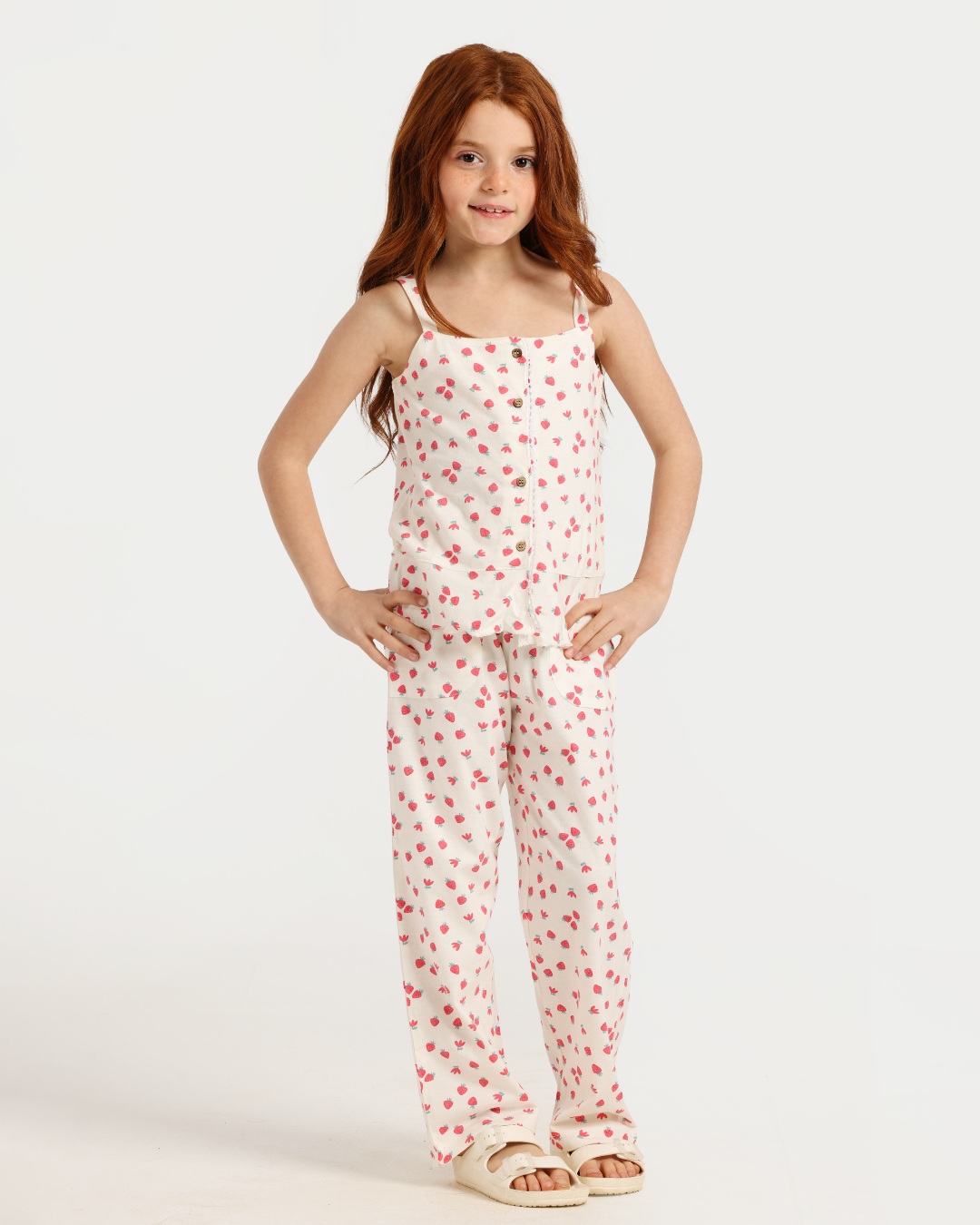 Girls' pajamas, small strawberries