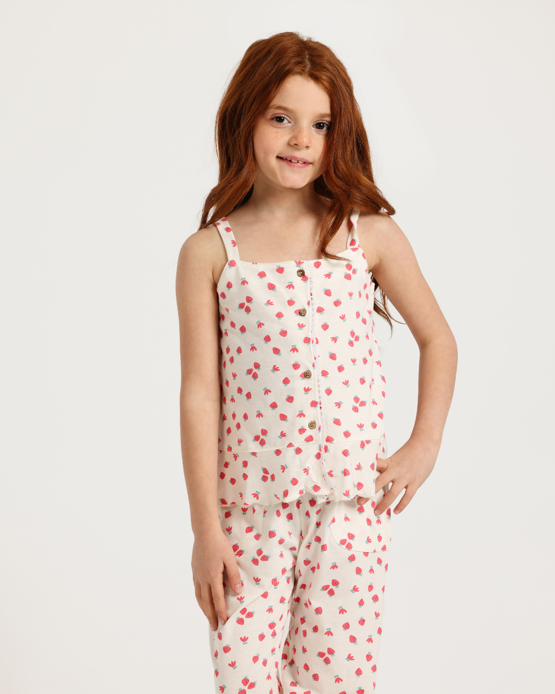 Girls' pajamas, small strawberries