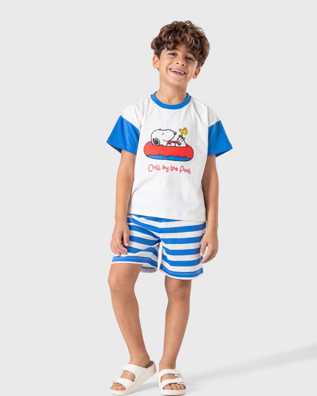 بجامة أطفال بطابع صيفي مرِح مع شورت مخطط