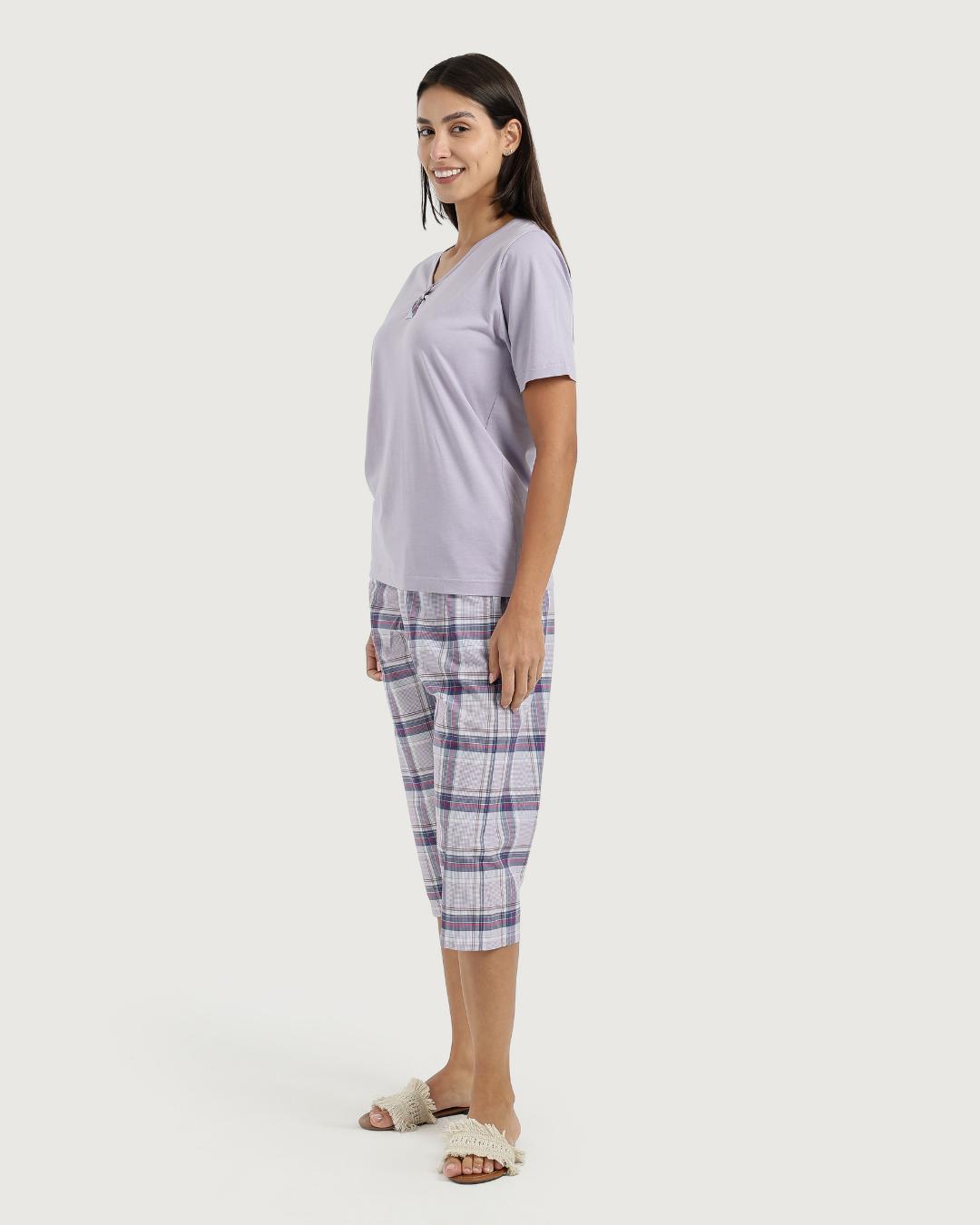 بيجاما حريمى نص كم و بنتاكور نسيج