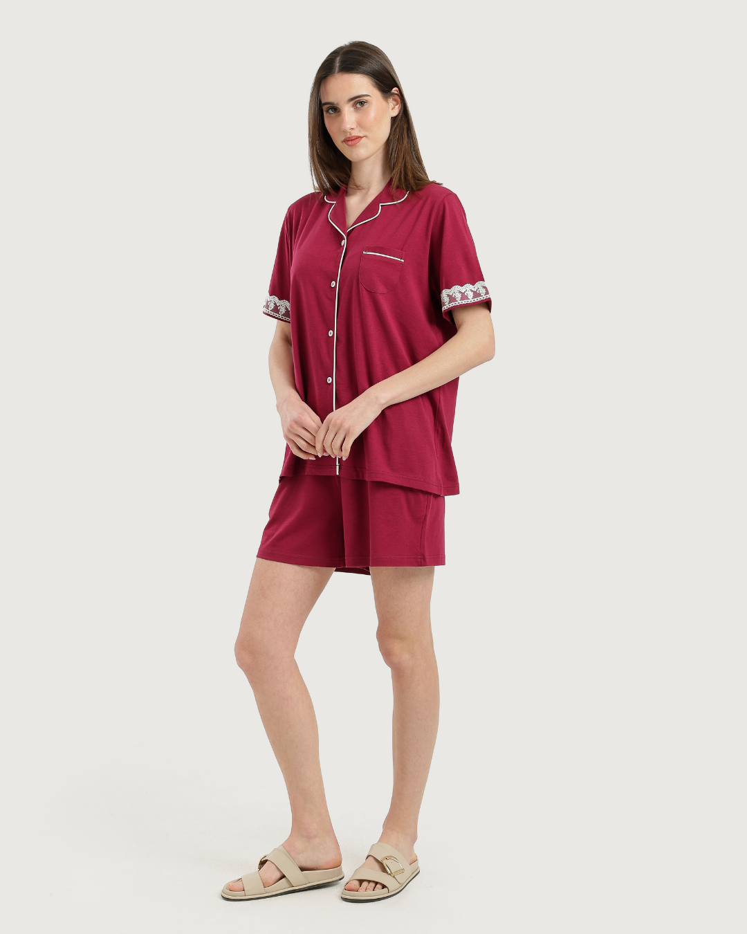 بيجامة حريمي نص كم مع شورت