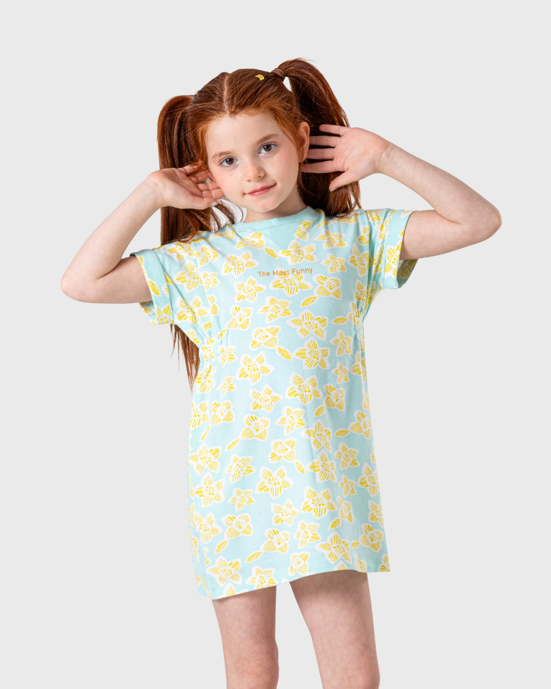 فستان بناتي بطبعة زهور متفتحة ولمسة ناعمة و عصرية