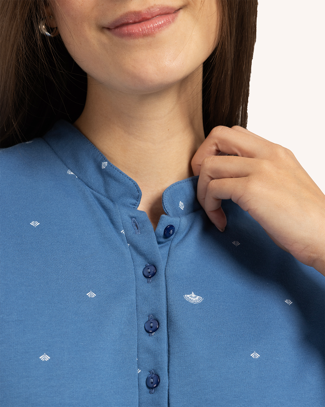 Une Chemise Pour Femmes Imprimée Avec Vous Et Les Minists