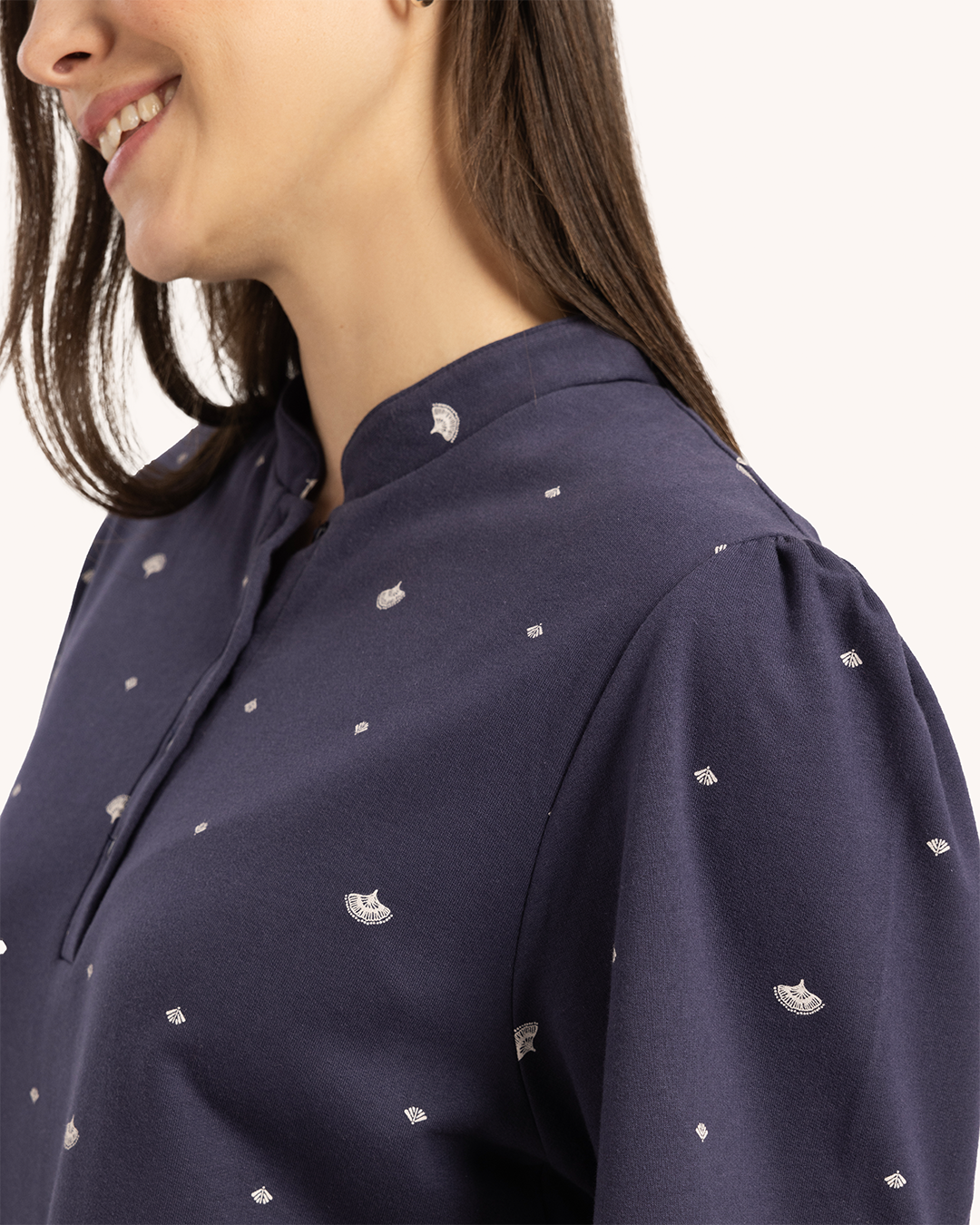 Une Chemise Pour Femmes Imprimée Avec Vous Et Les Minists