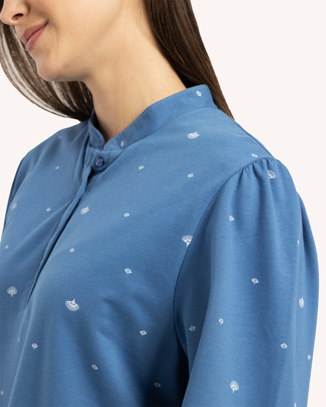 Une Chemise Pour Femmes Imprimée Avec Vous Et Les Minists