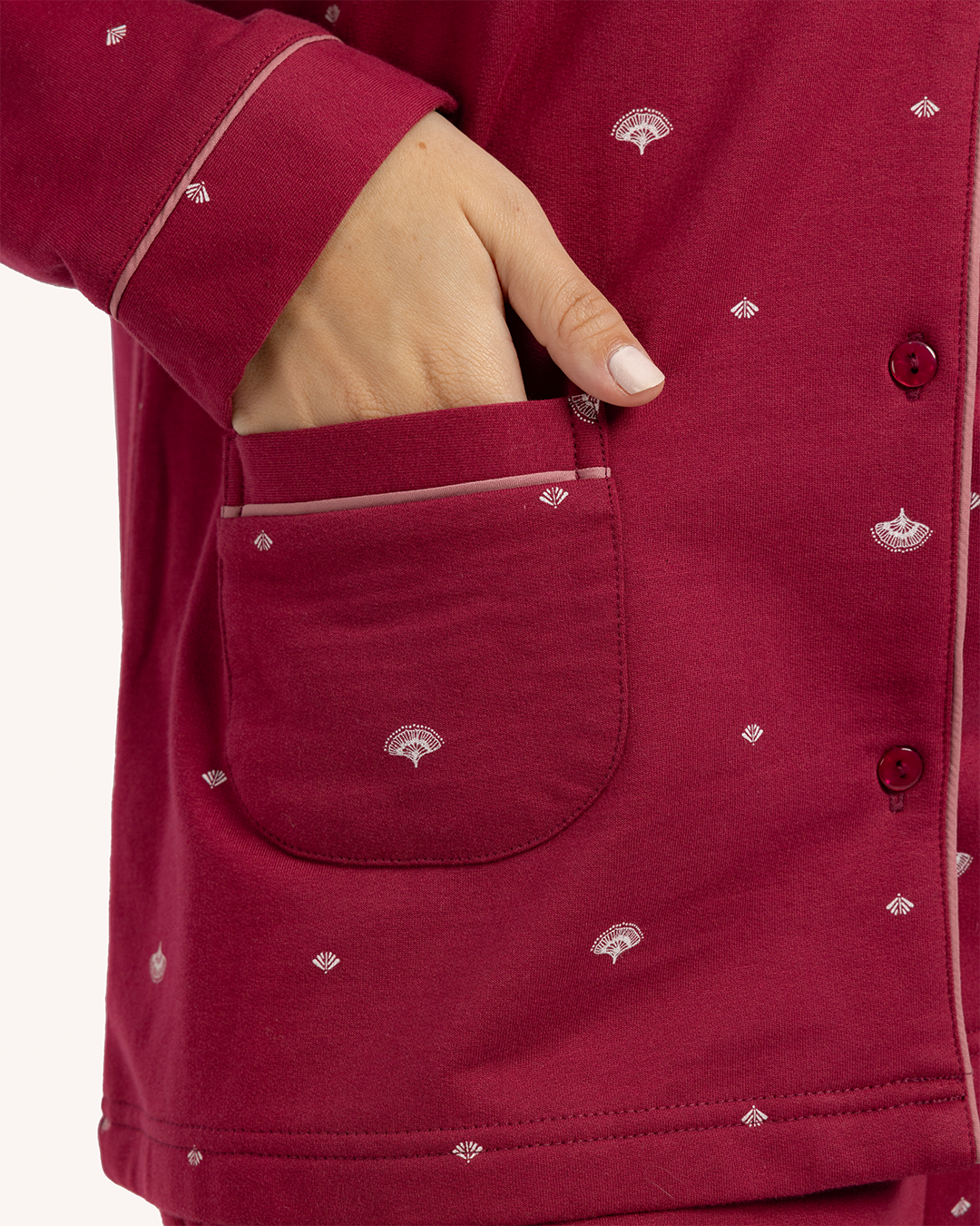 بيجاما حريمى مطبوعة بكم طويل جاكيت بزراير مع بنطلون