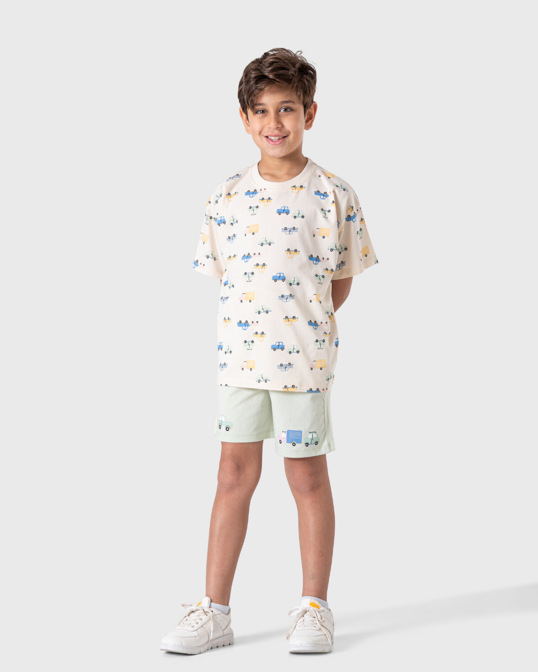 بيجاما أولاد بلون منت فاتح لعشاق السيارات