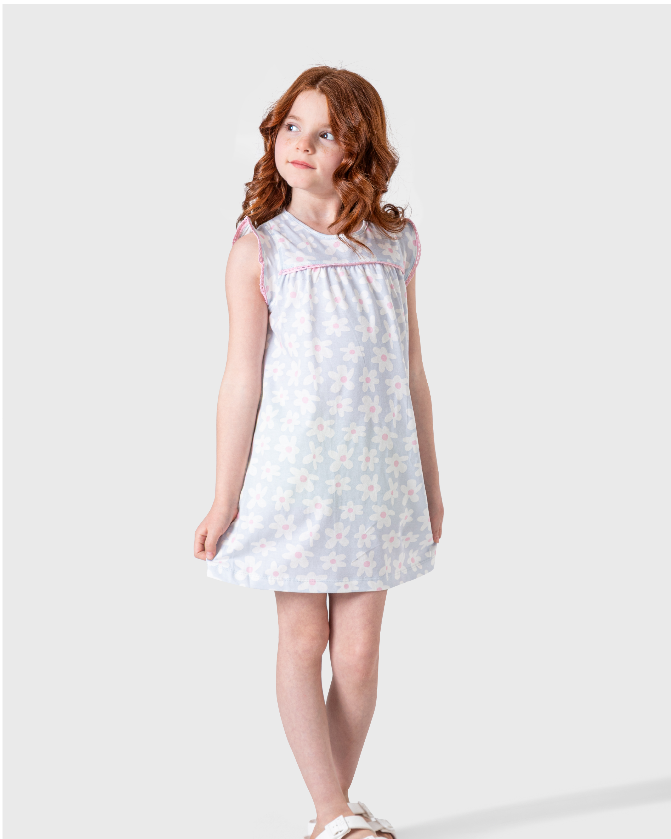 قميص نوم بنقشة زهور كبيرة