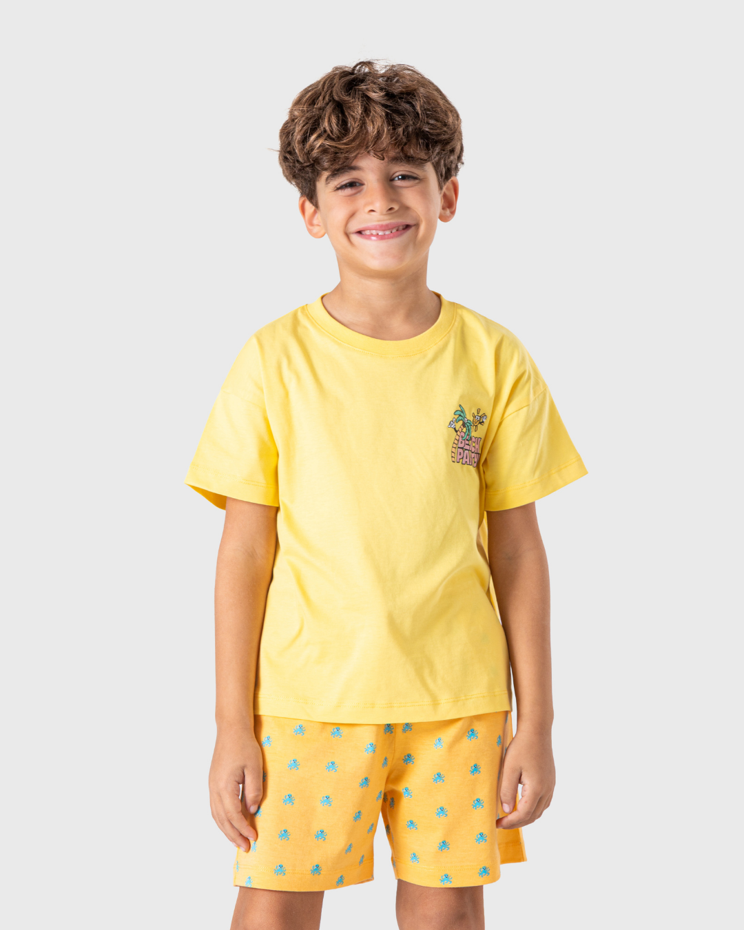 بيجاما أولادي بطبعة شاطئية مرحة ومريحة