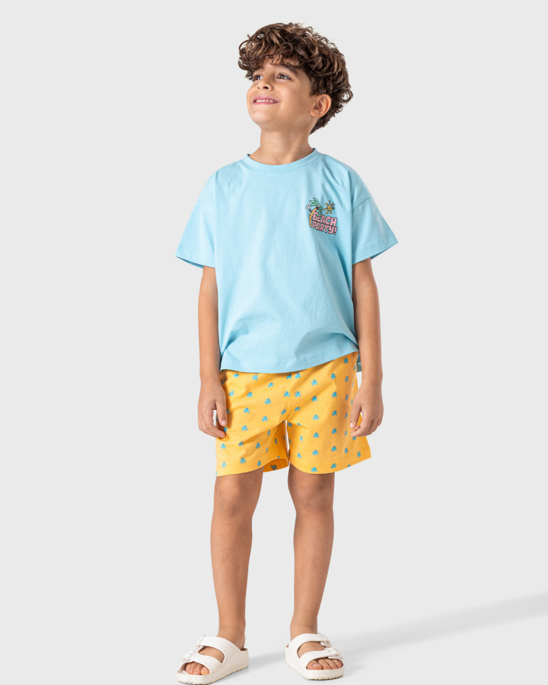 بيجاما أولادي بطبعة شاطئية مرحة ومريحة