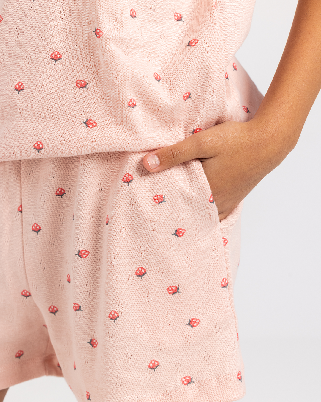 بيجاما فراولة لطلة لطيفة وجميلة