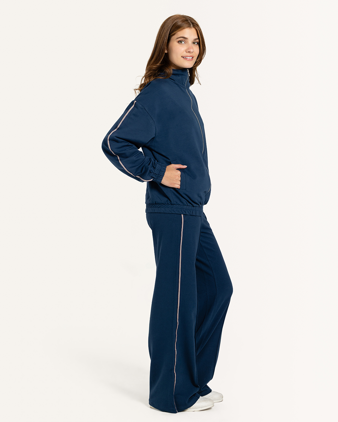 Women tracksuit high neck