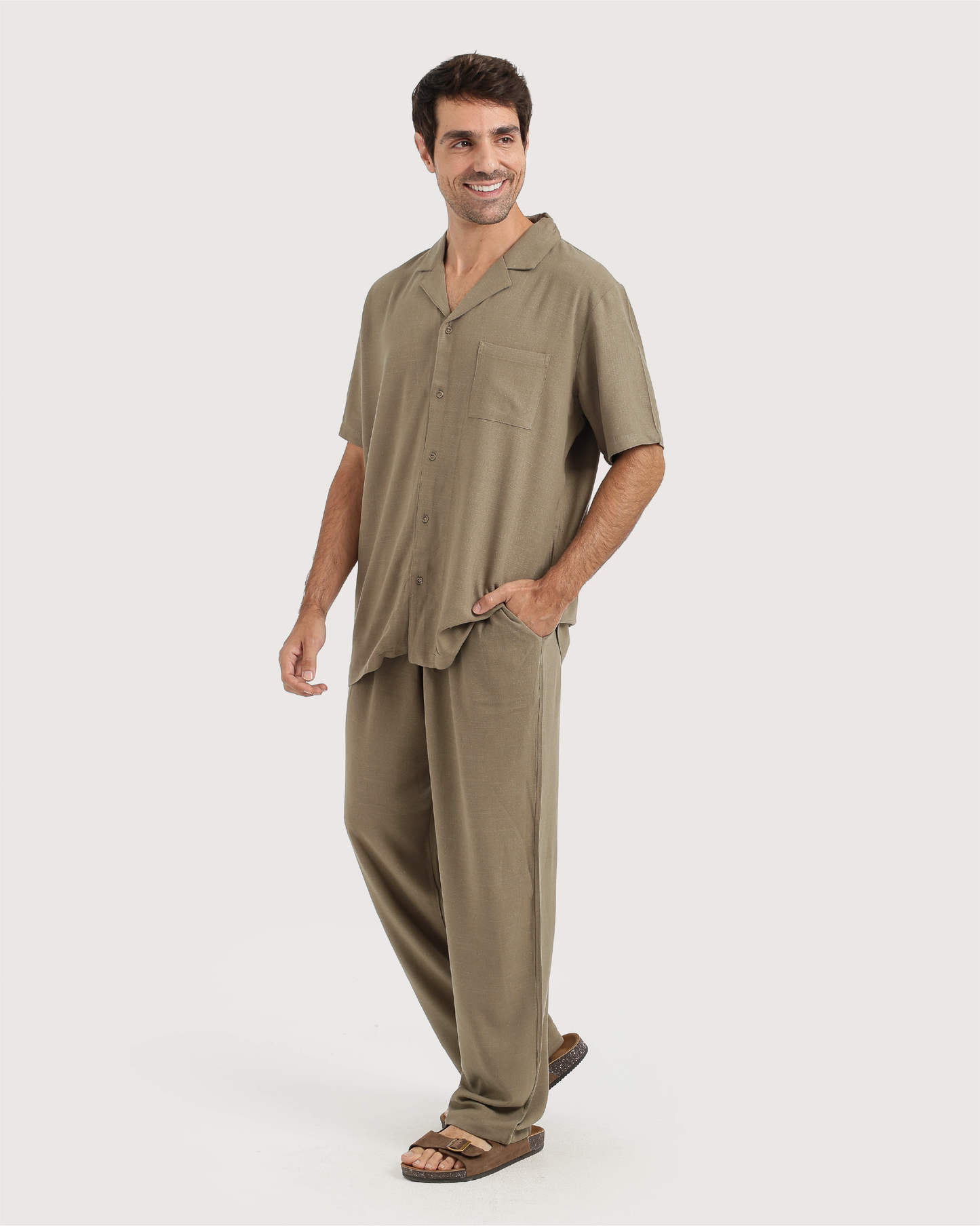 طقم رجالي وقت الصيف
