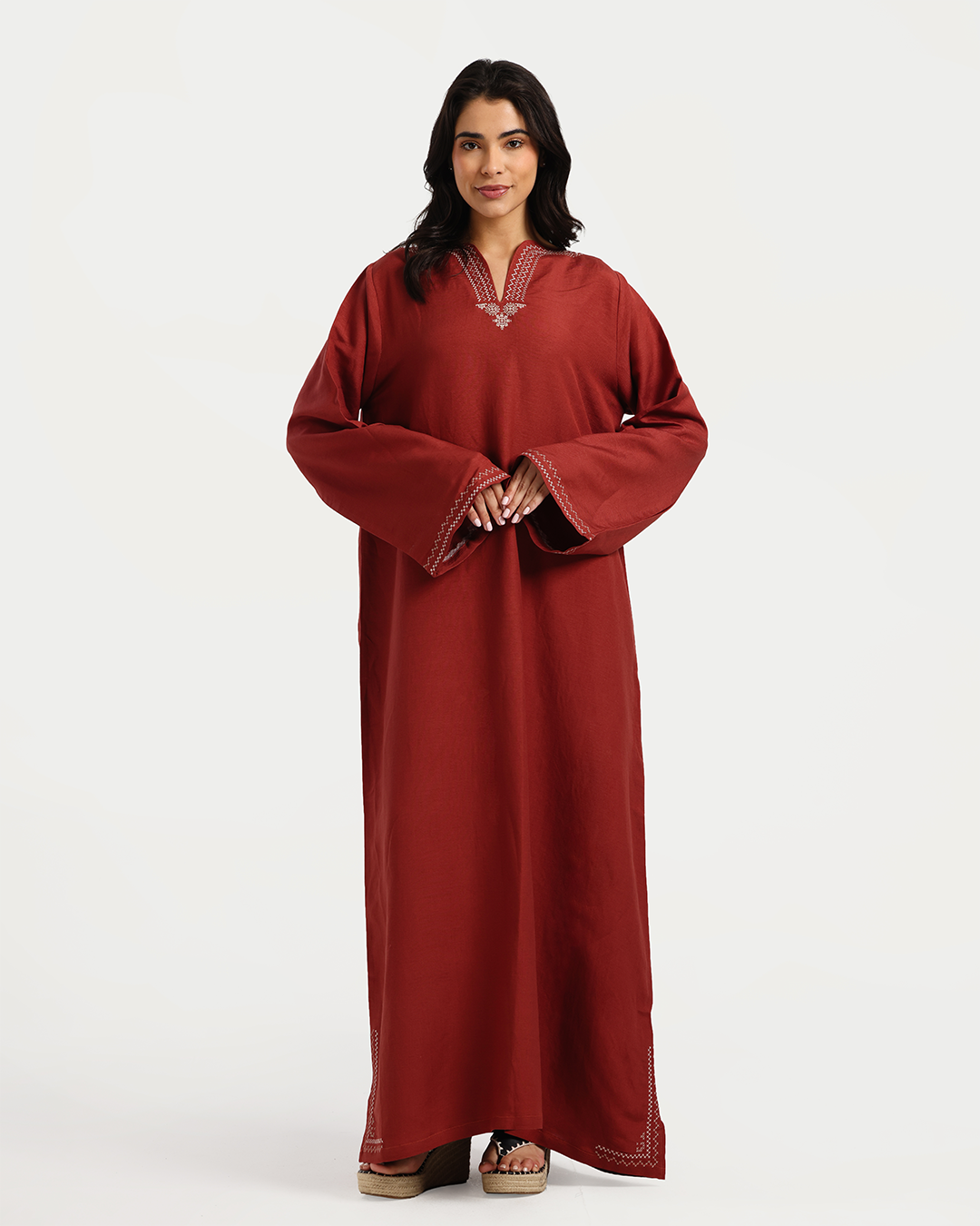 عباية حريمي مطرزة