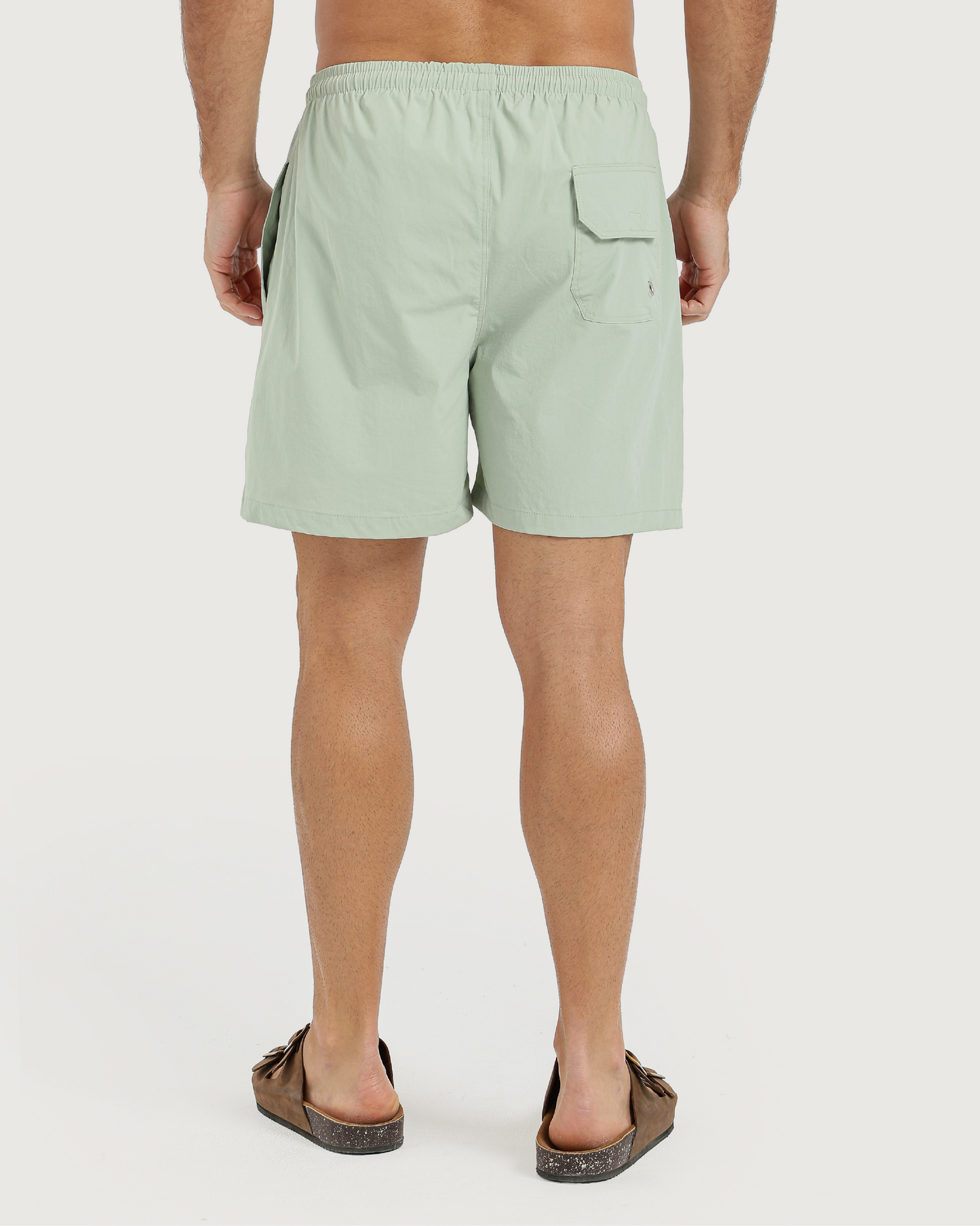 مايوه رجالي بألوان صيفية