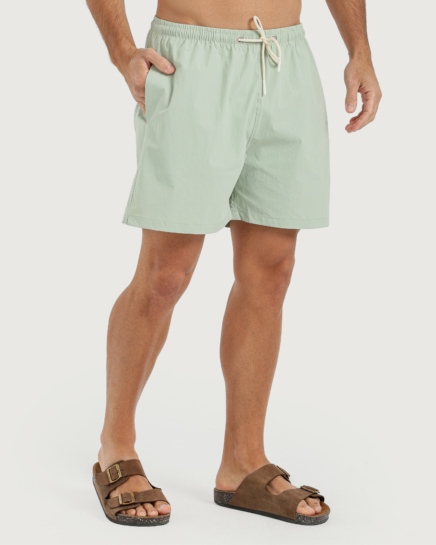 مايوه رجالي بألوان صيفية