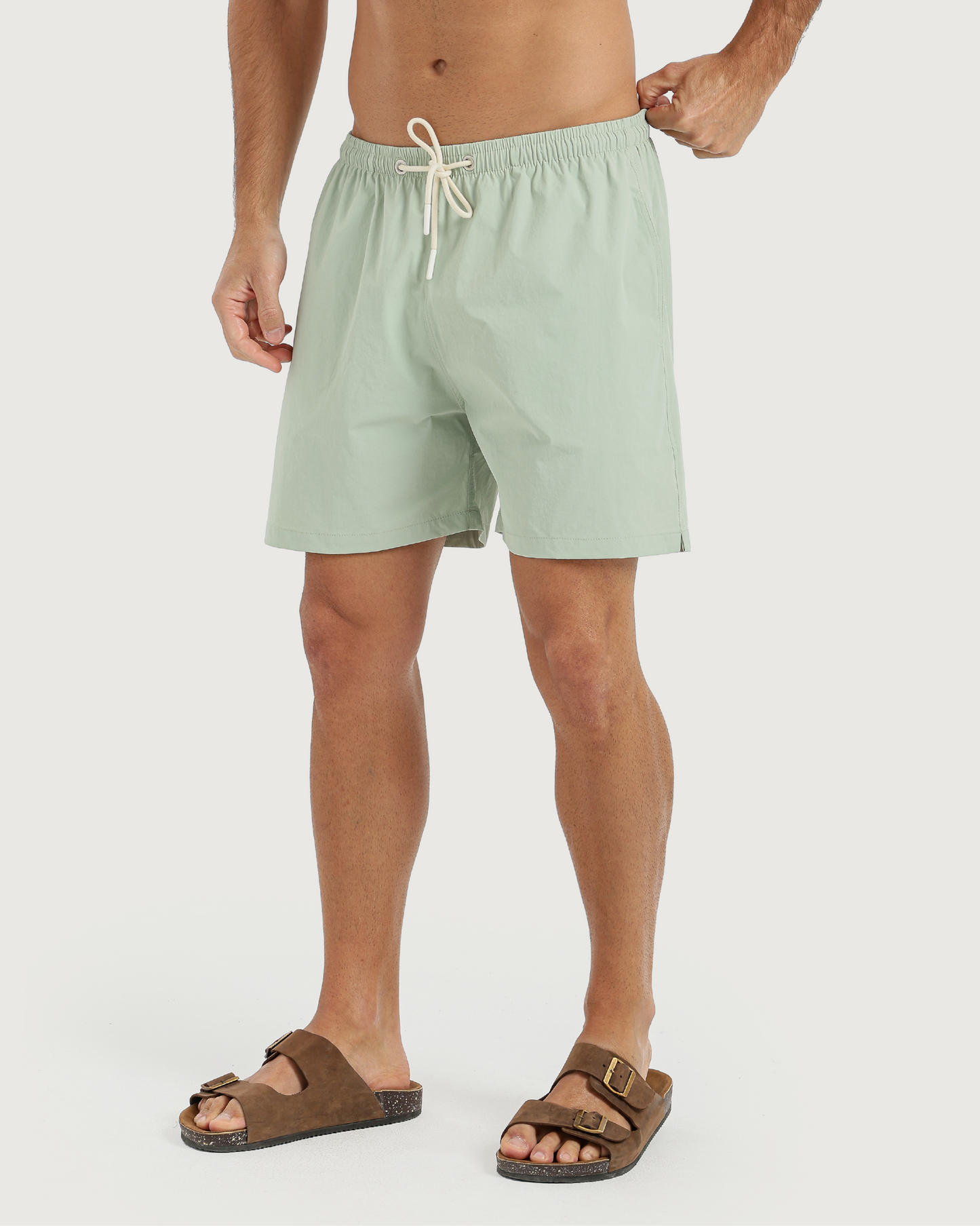 مايوه رجالي بألوان صيفية