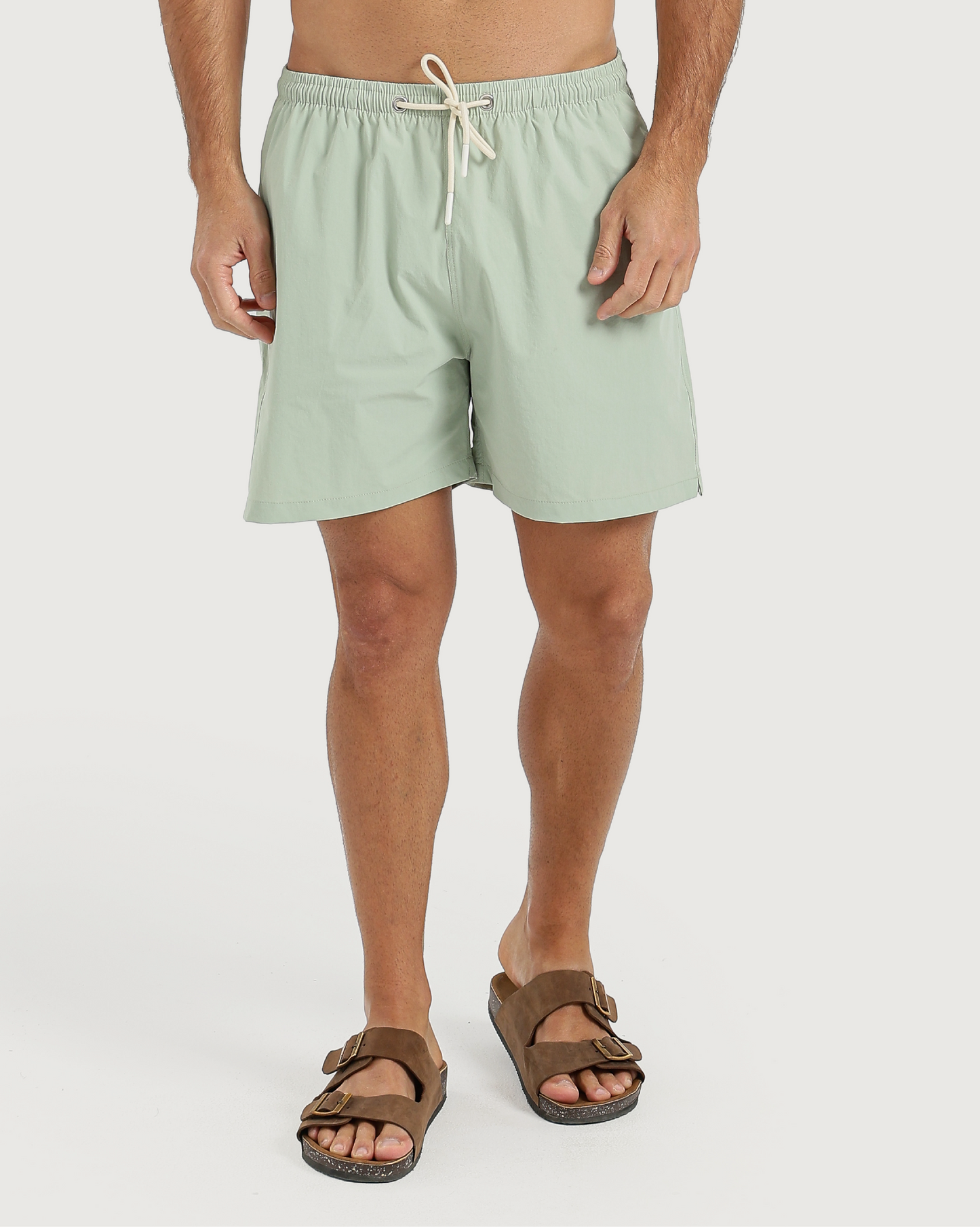 مايوه رجالي بألوان صيفية