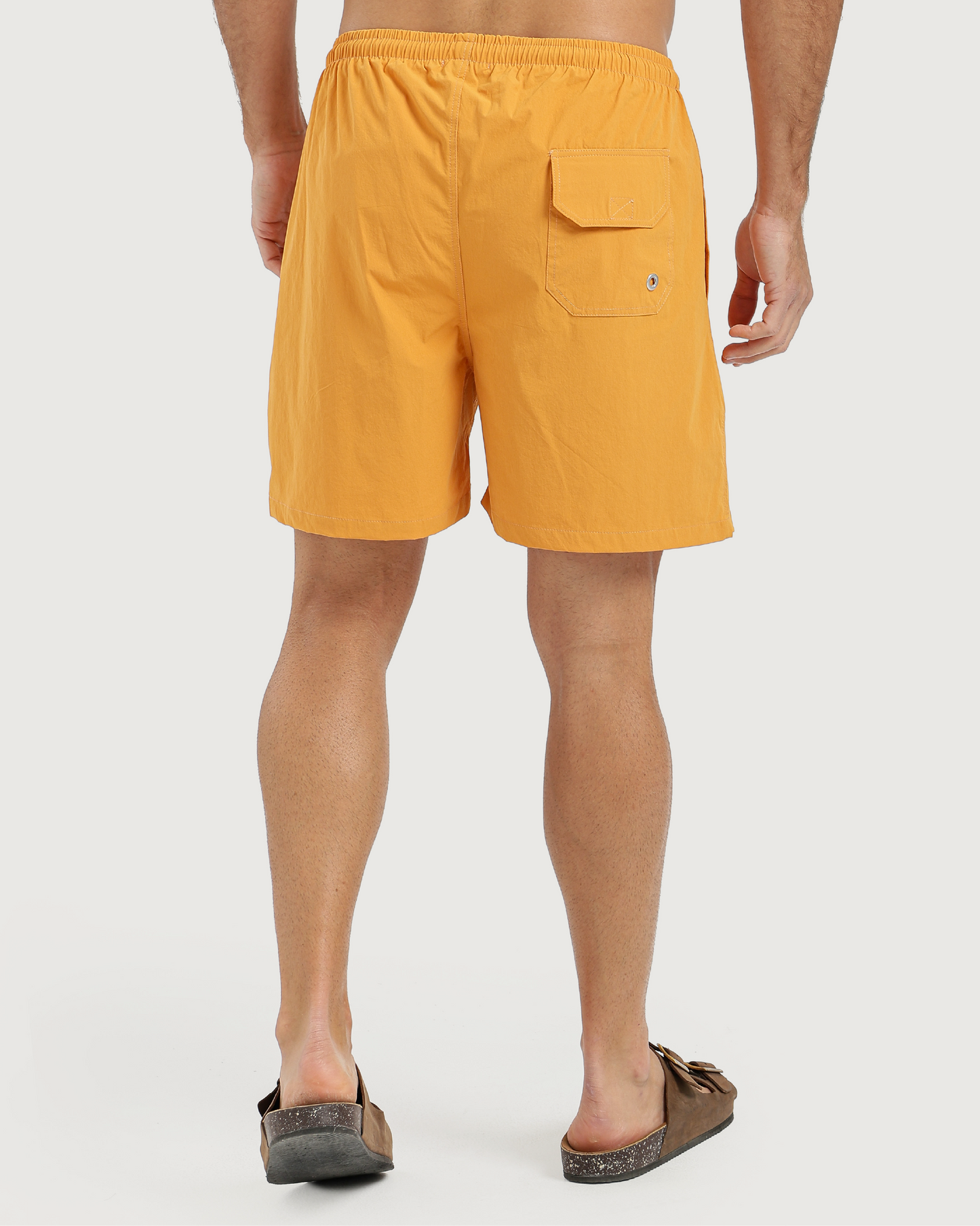 مايوه رجالي بألوان صيفية