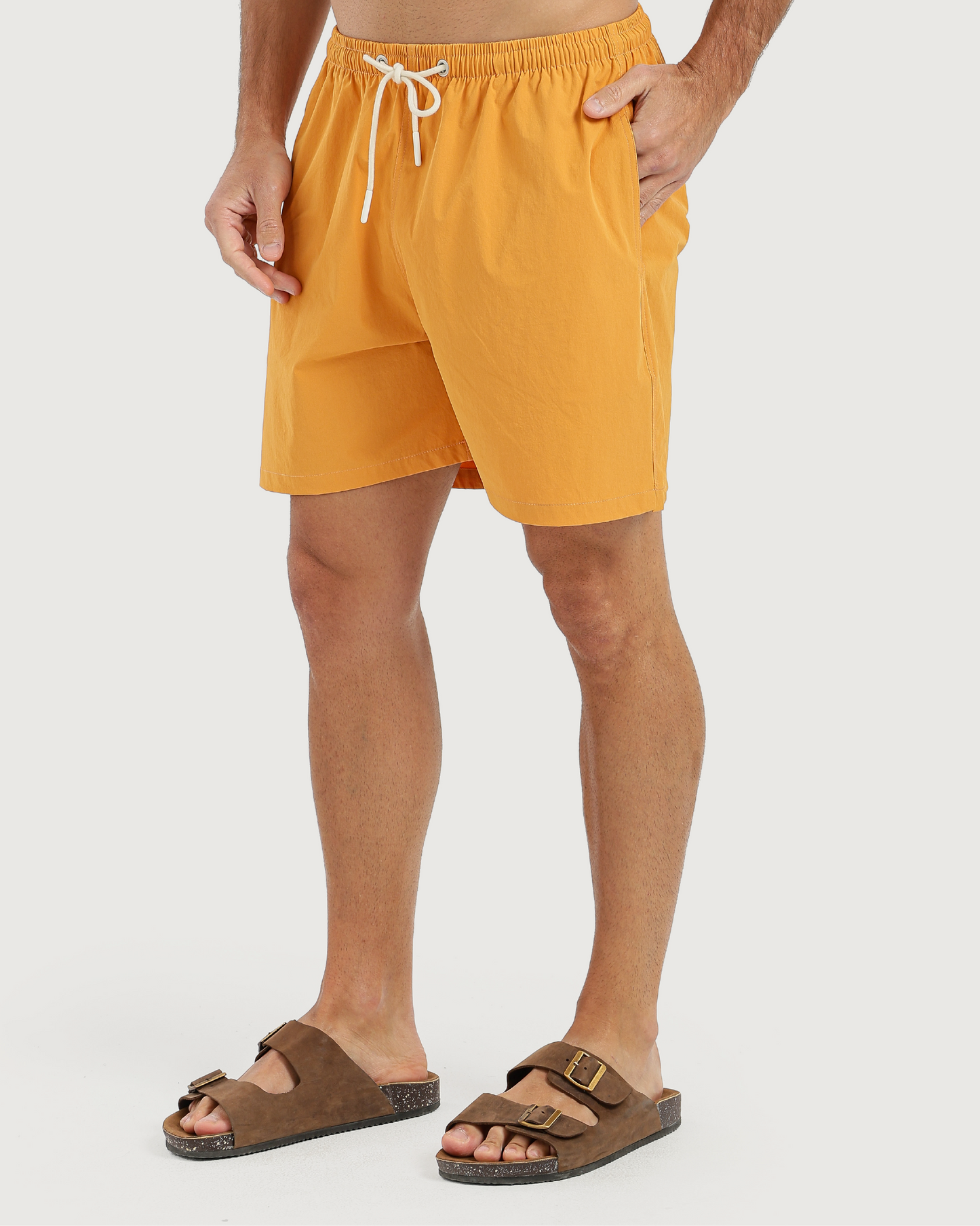 مايوه رجالي بألوان صيفية