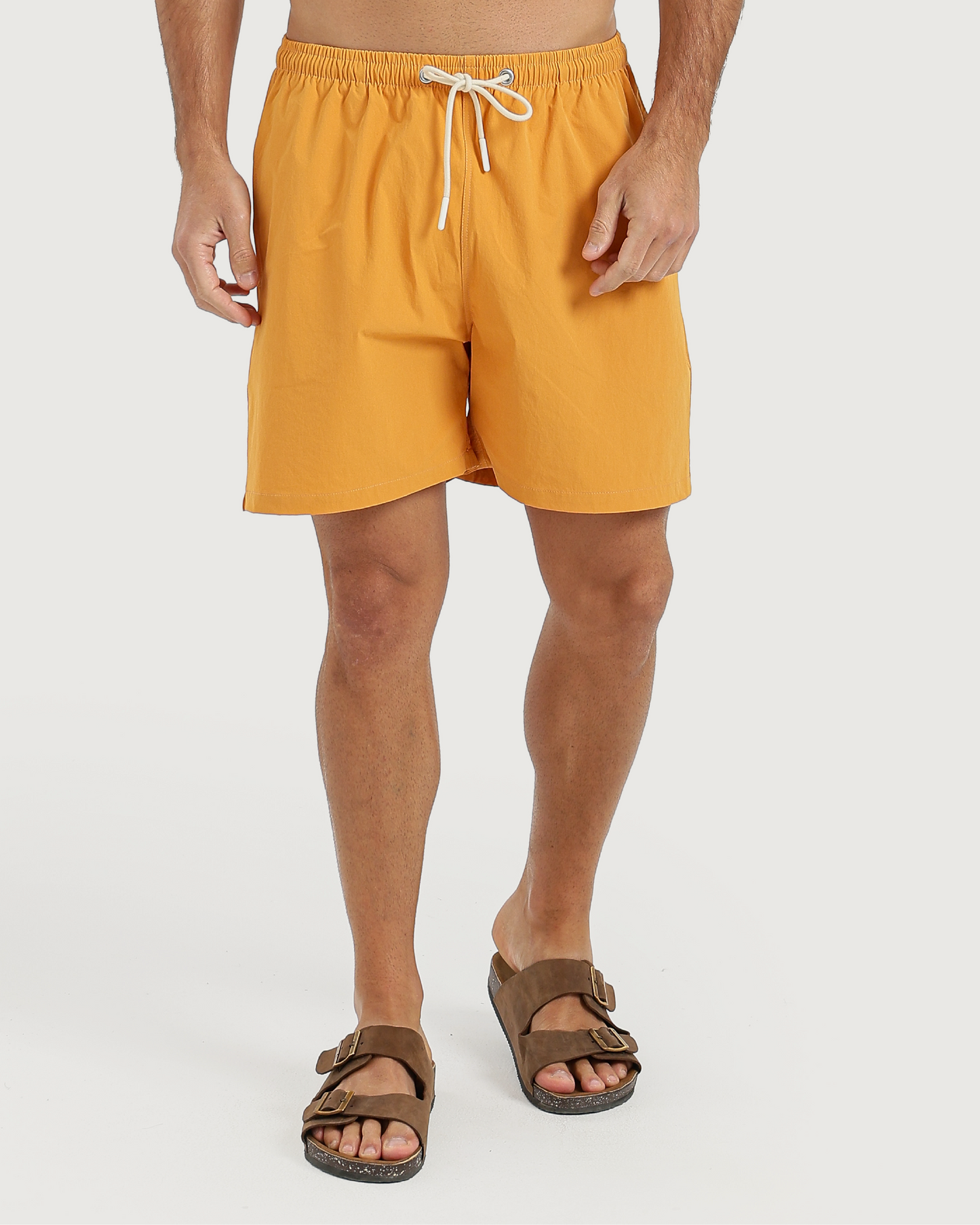 مايوه رجالي بألوان صيفية