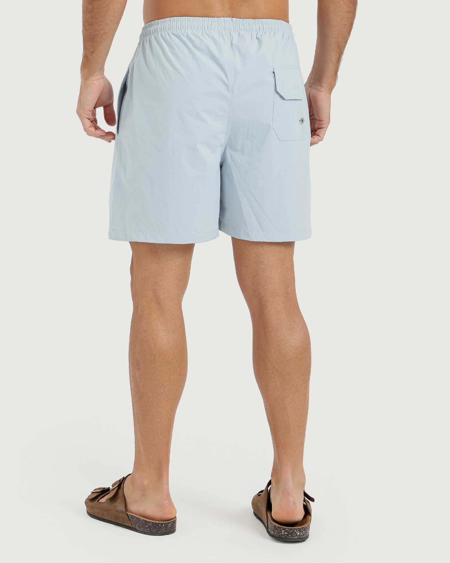 مايوه رجالي بألوان صيفية