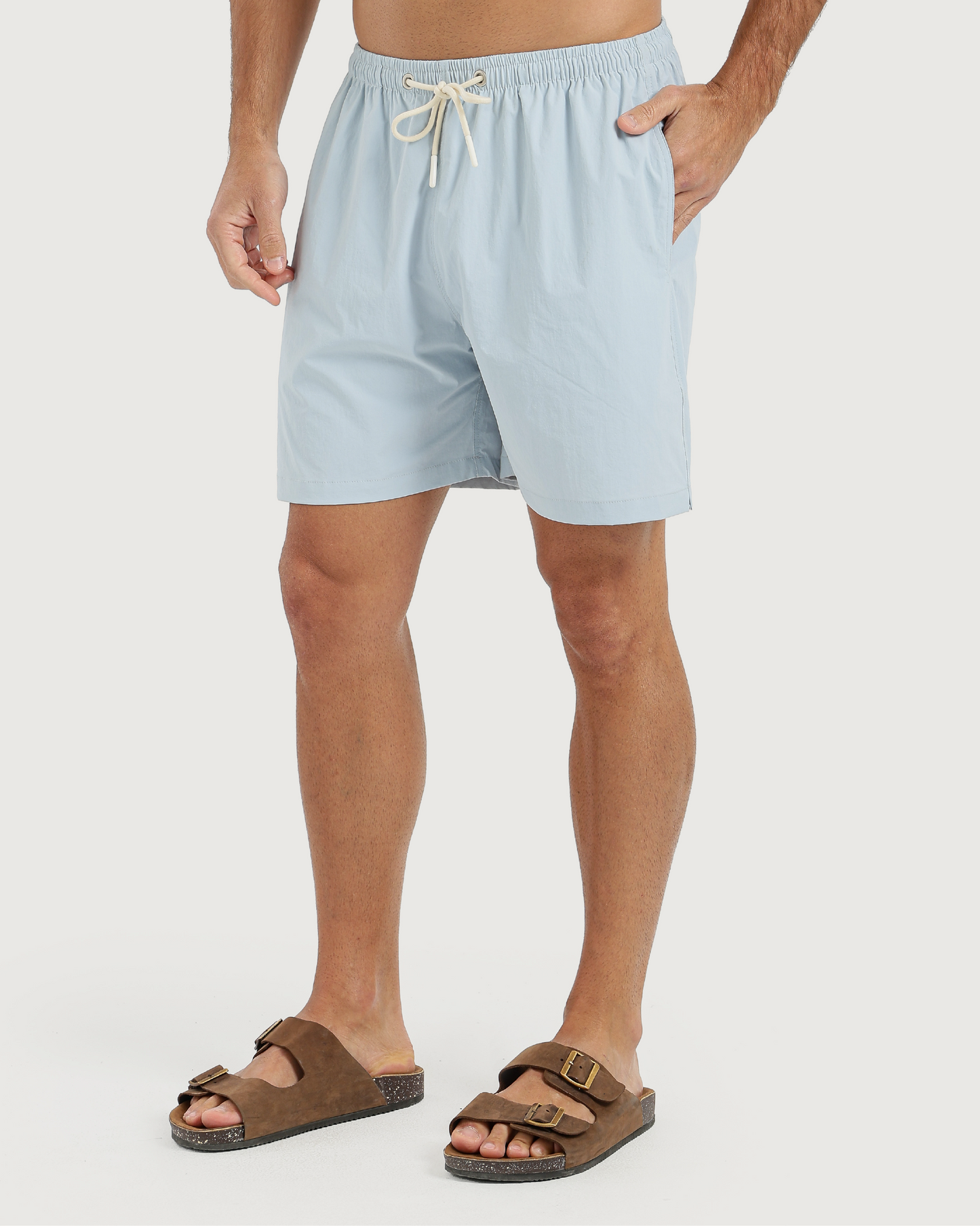 مايوه رجالي بألوان صيفية