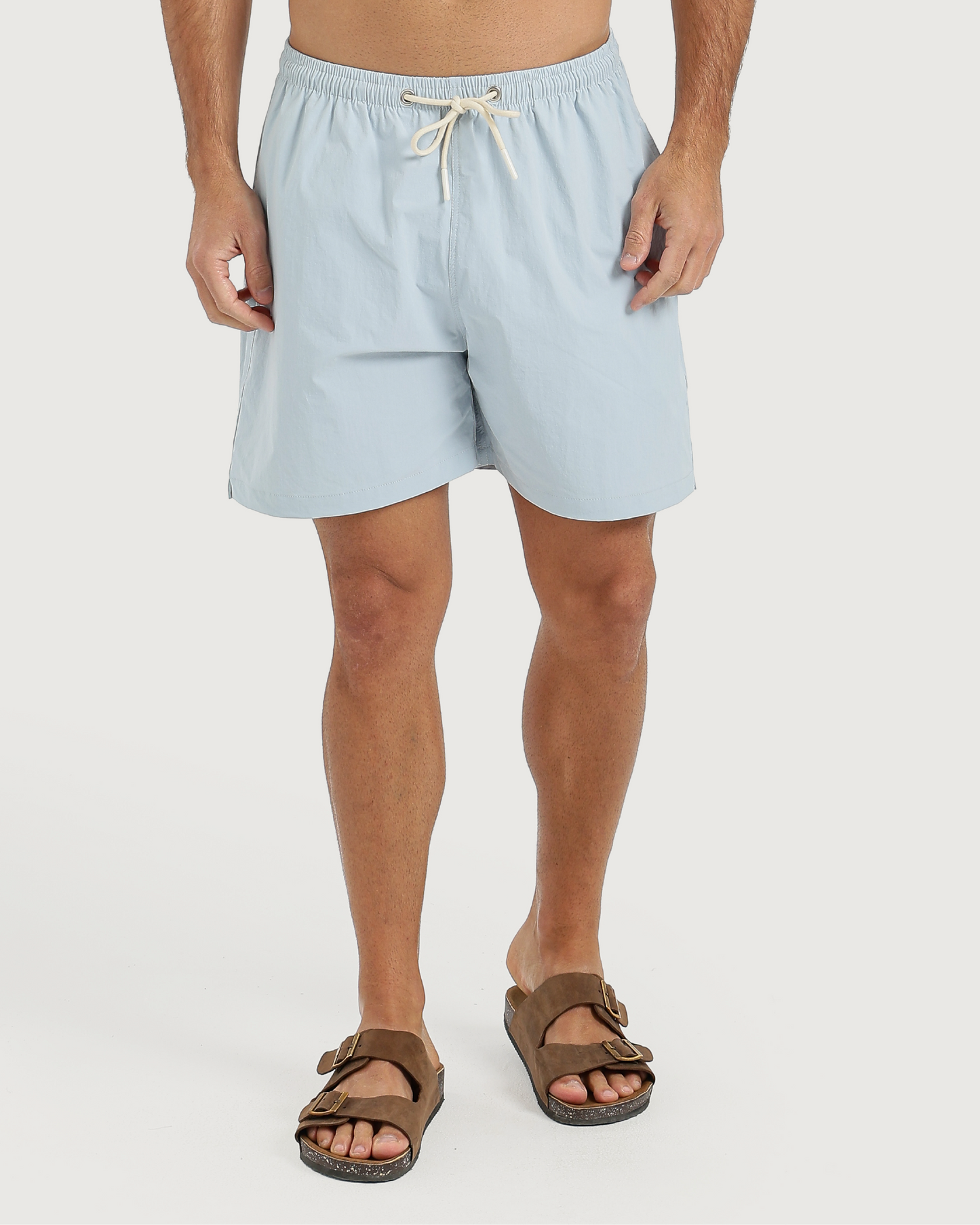 مايوه رجالي بألوان صيفية