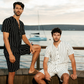 Men's pajamas with elegant material and wavy lines for a modern and comfortable look