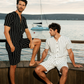 Men's pajamas with elegant material and wavy lines for a modern and comfortable look