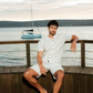 Men's pajamas with elegant material and wavy lines for a modern and comfortable look