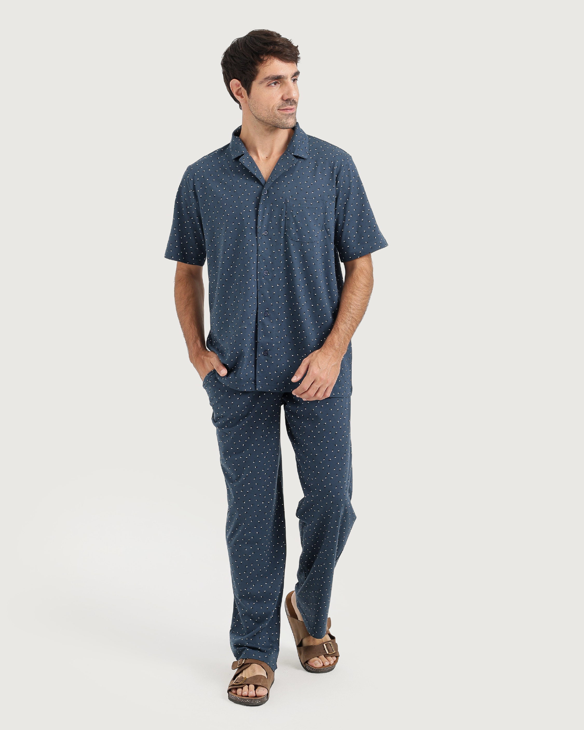 بيجاما رجالي كلاسيكية بألوان دافئة