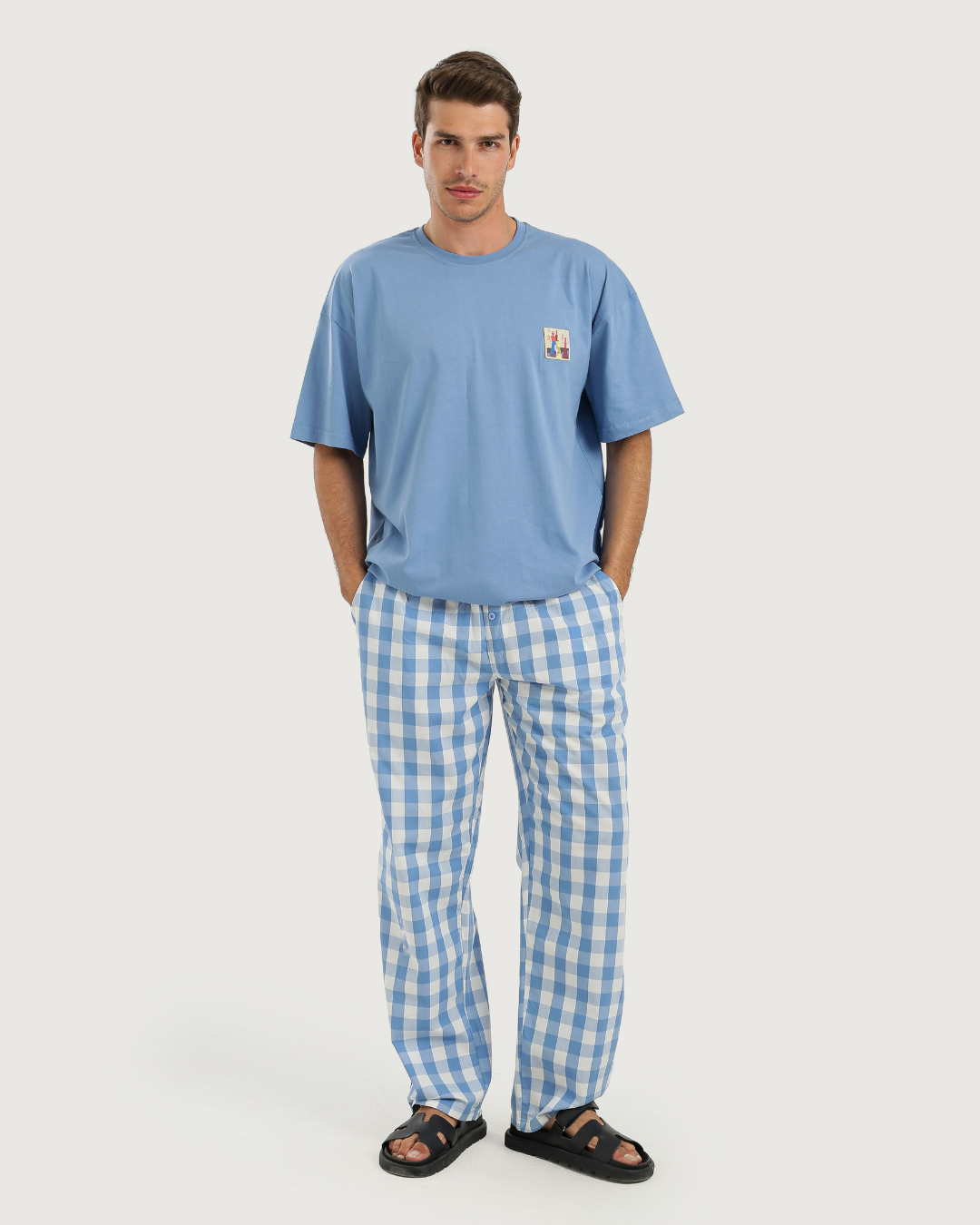 بيجاما مريحة بألوان هادئة