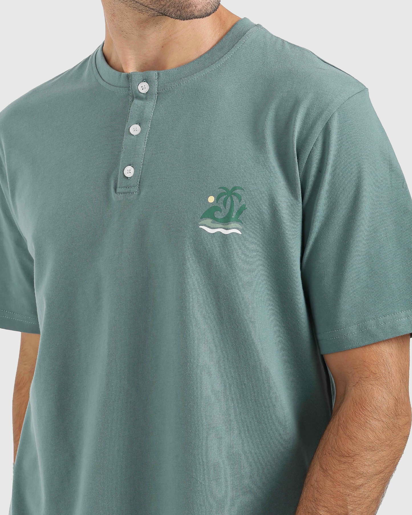 طقم بيجاما مع بنطلون نسيج مخطط