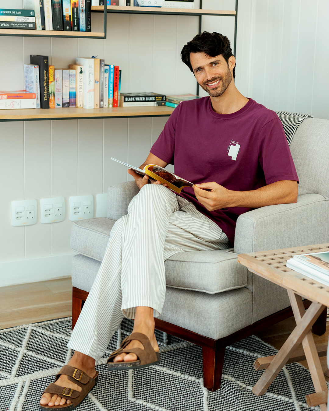 بيجاما رجالي راقية باللون النبيذي