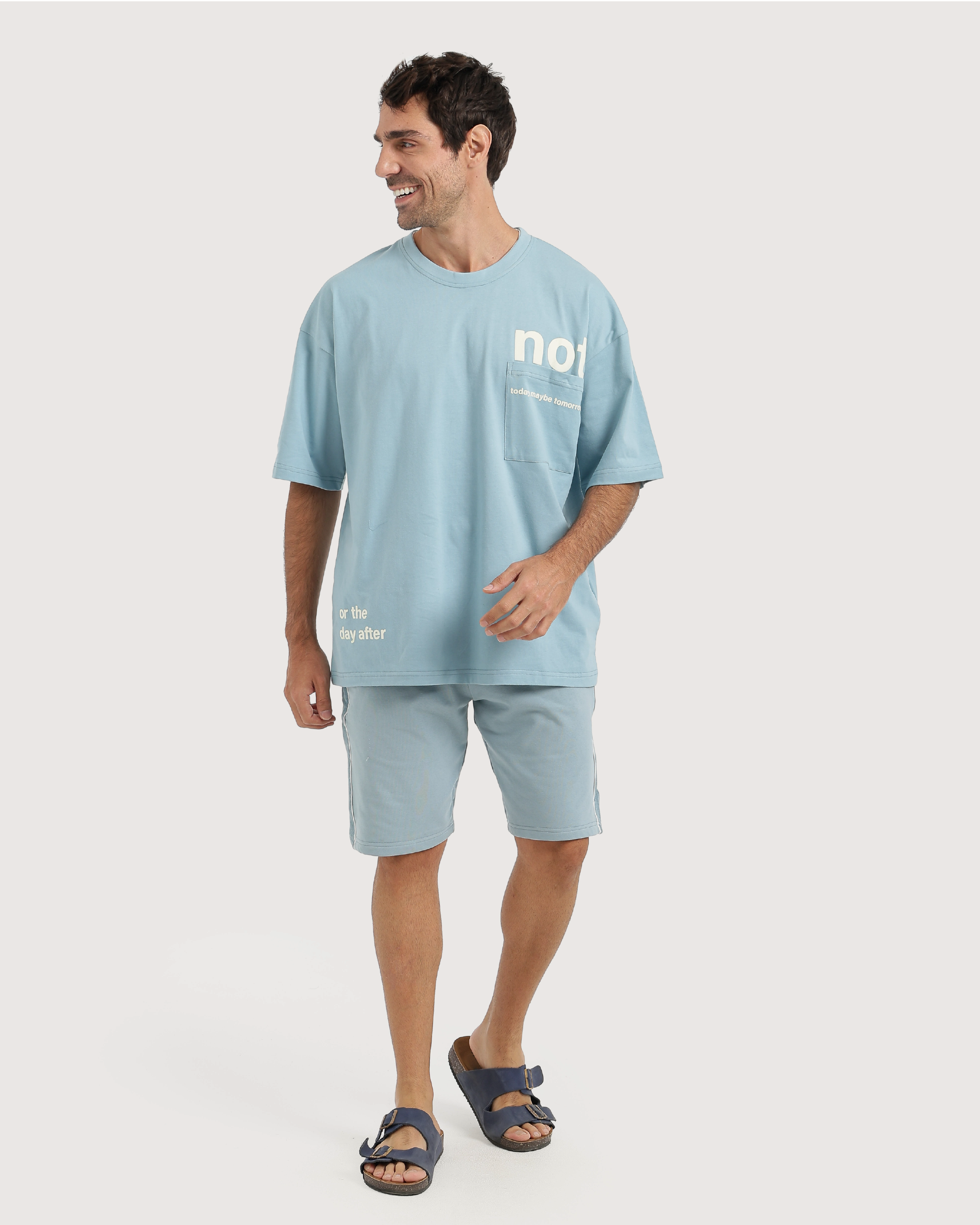 بيجاما رجالي بطباعة عصرية