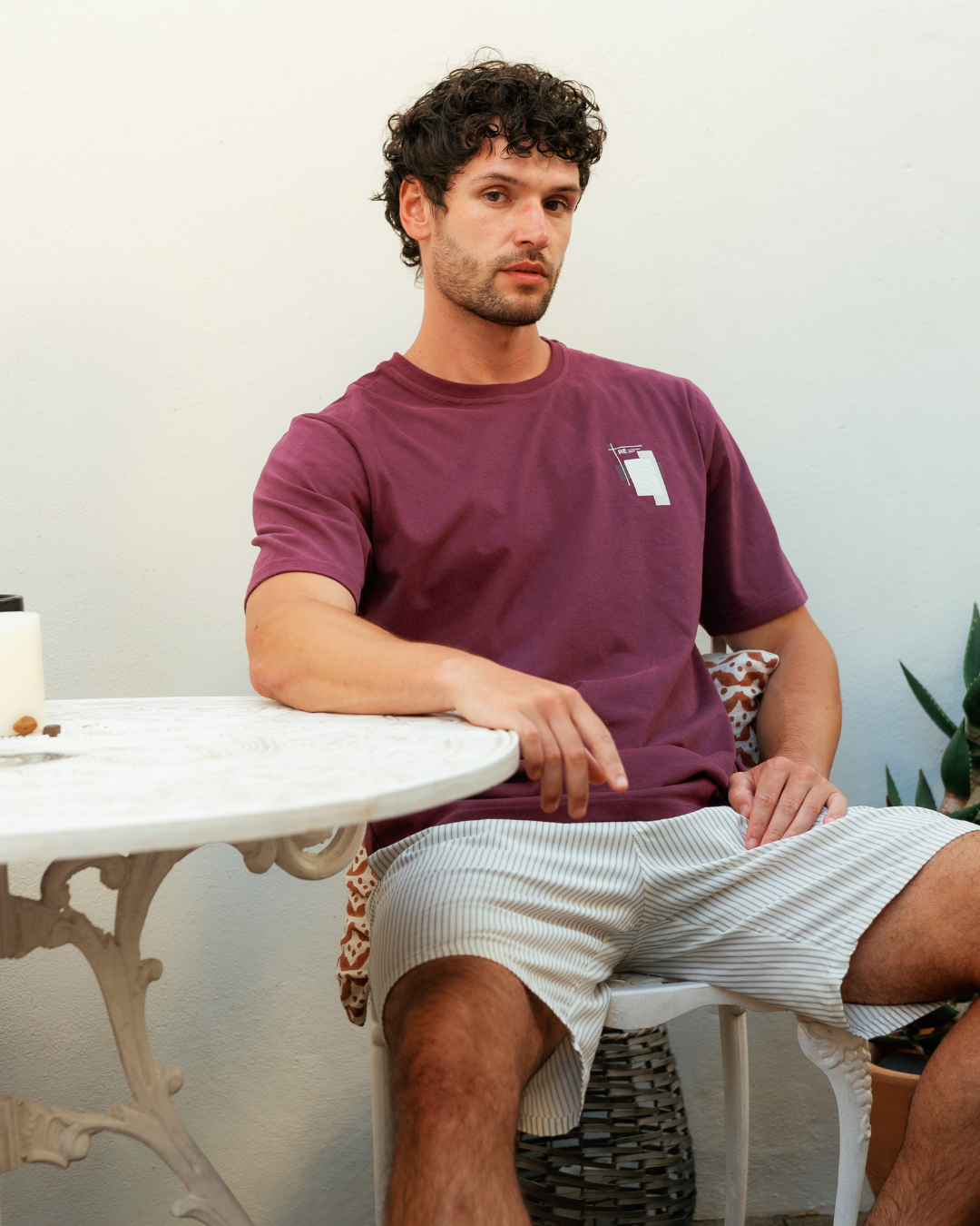 بيجاما رجالي أنيقة باللون النبيذي