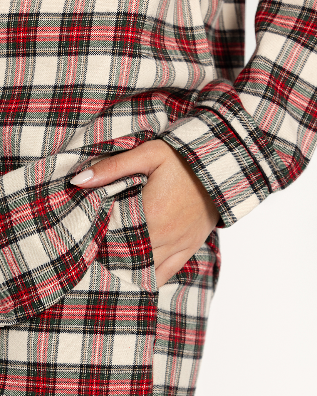 بيجاما كلاسيك بزراير حريمي