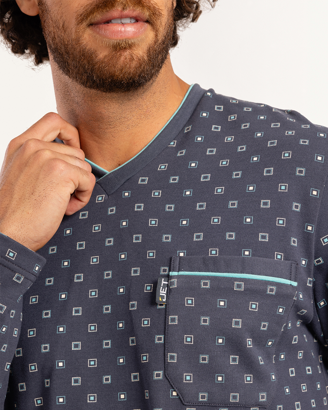 بيجاما رجالى ميلتون  توب مطبوع  رقبه V جيب على الصدر مع بنطلون سادة