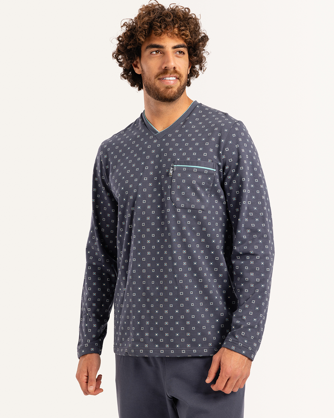 بيجاما رجالى ميلتون  توب مطبوع  رقبه V جيب على الصدر مع بنطلون سادة