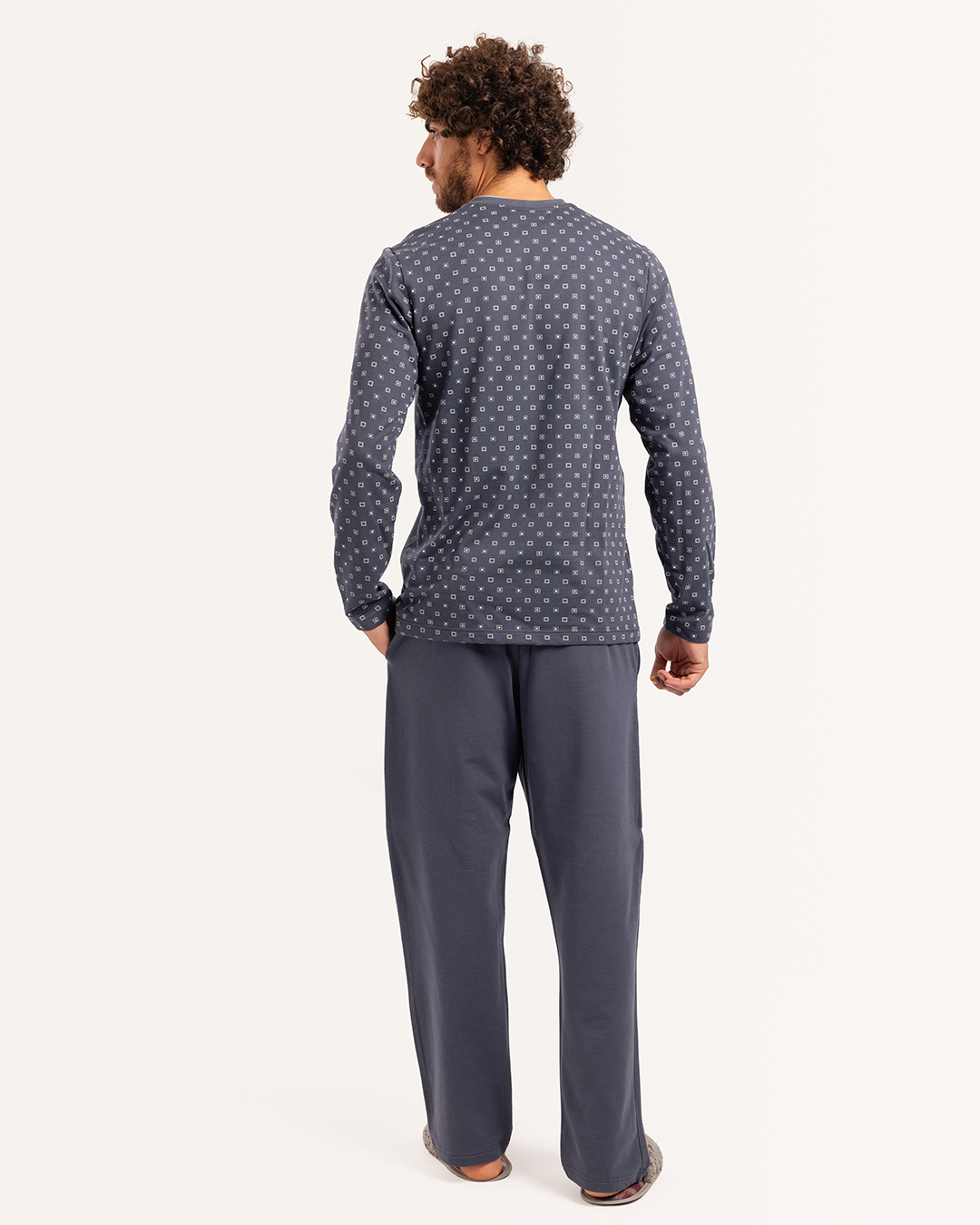 بيجاما رجالى ميلتون  توب مطبوع  رقبه V جيب على الصدر مع بنطلون سادة