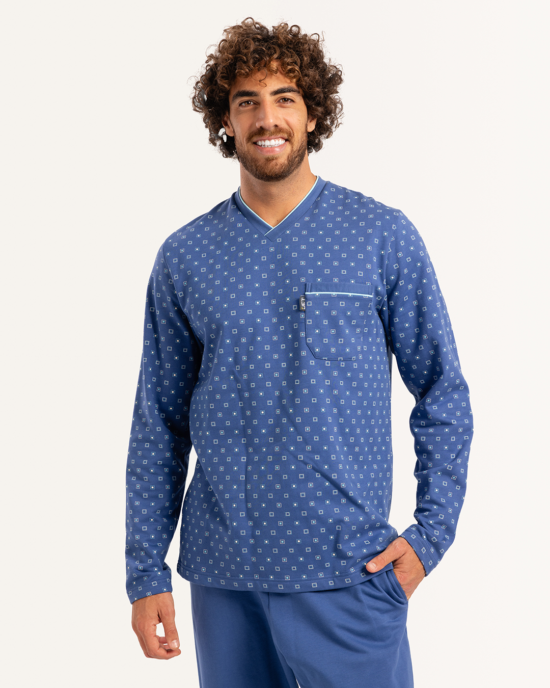 بيجاما رجالى ميلتون  توب مطبوع  رقبه V جيب على الصدر مع بنطلون سادة