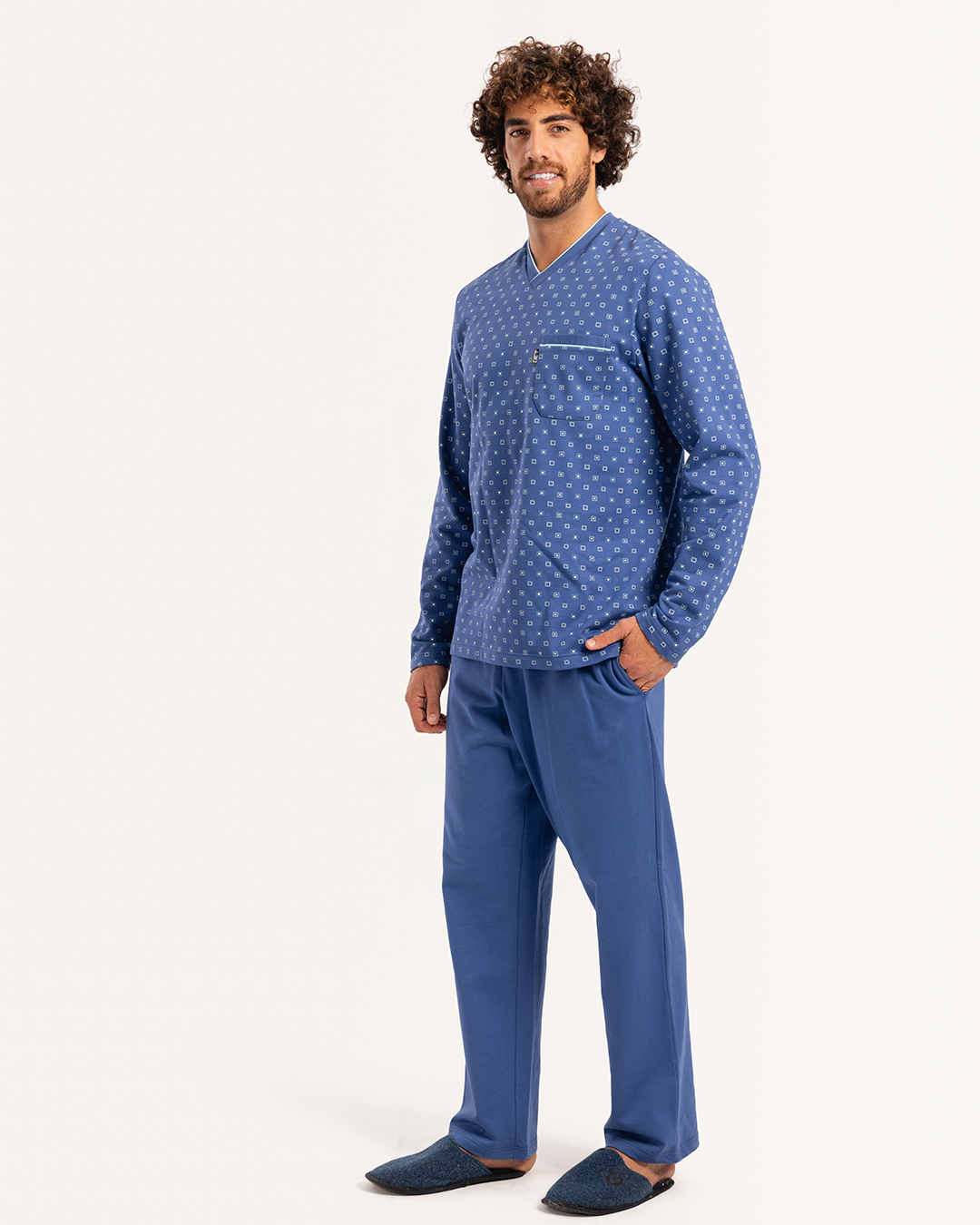 بيجاما رجالى ميلتون  توب مطبوع  رقبه V جيب على الصدر مع بنطلون سادة