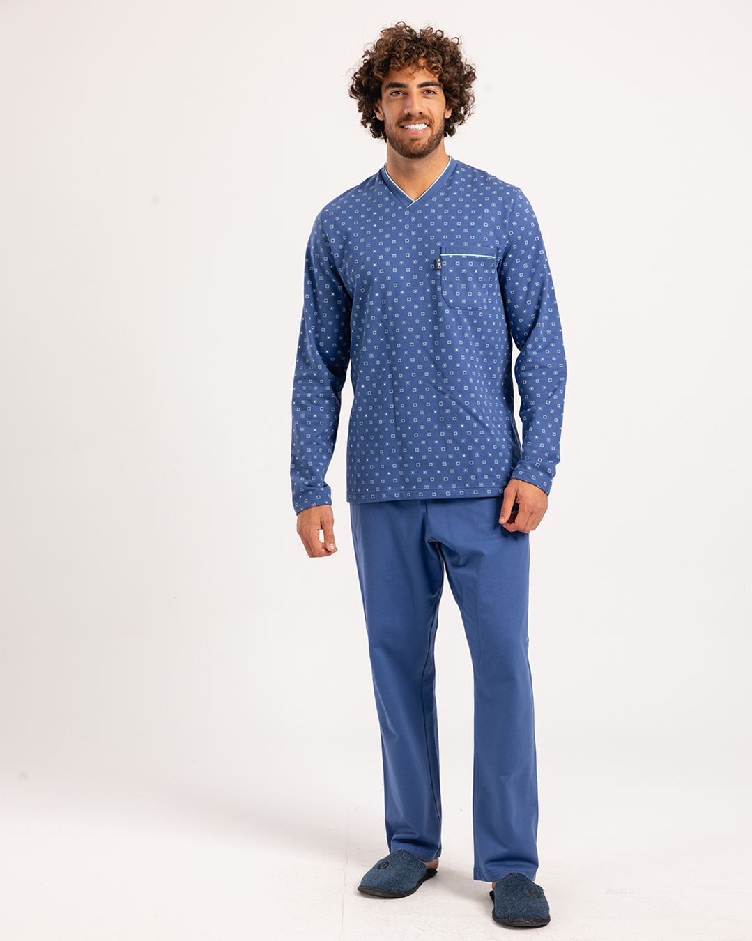 بيجاما رجالى ميلتون توب مطبوع رقبه V جيب على الصدر مع بنطلون سادة