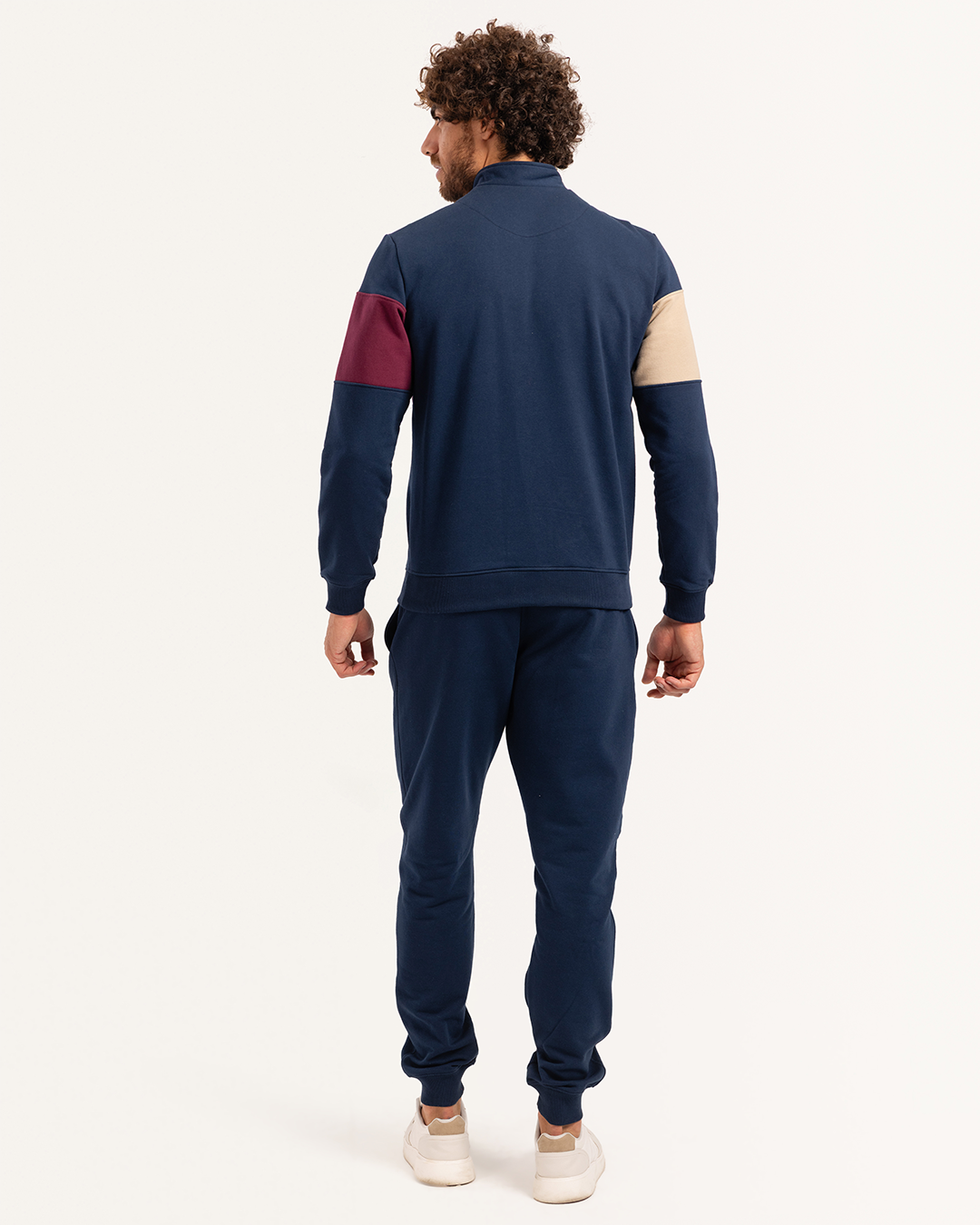 تريننج رجالى ميلتون بقصة على الصدر  سوستة طويلة بنطلون سادة بكوت