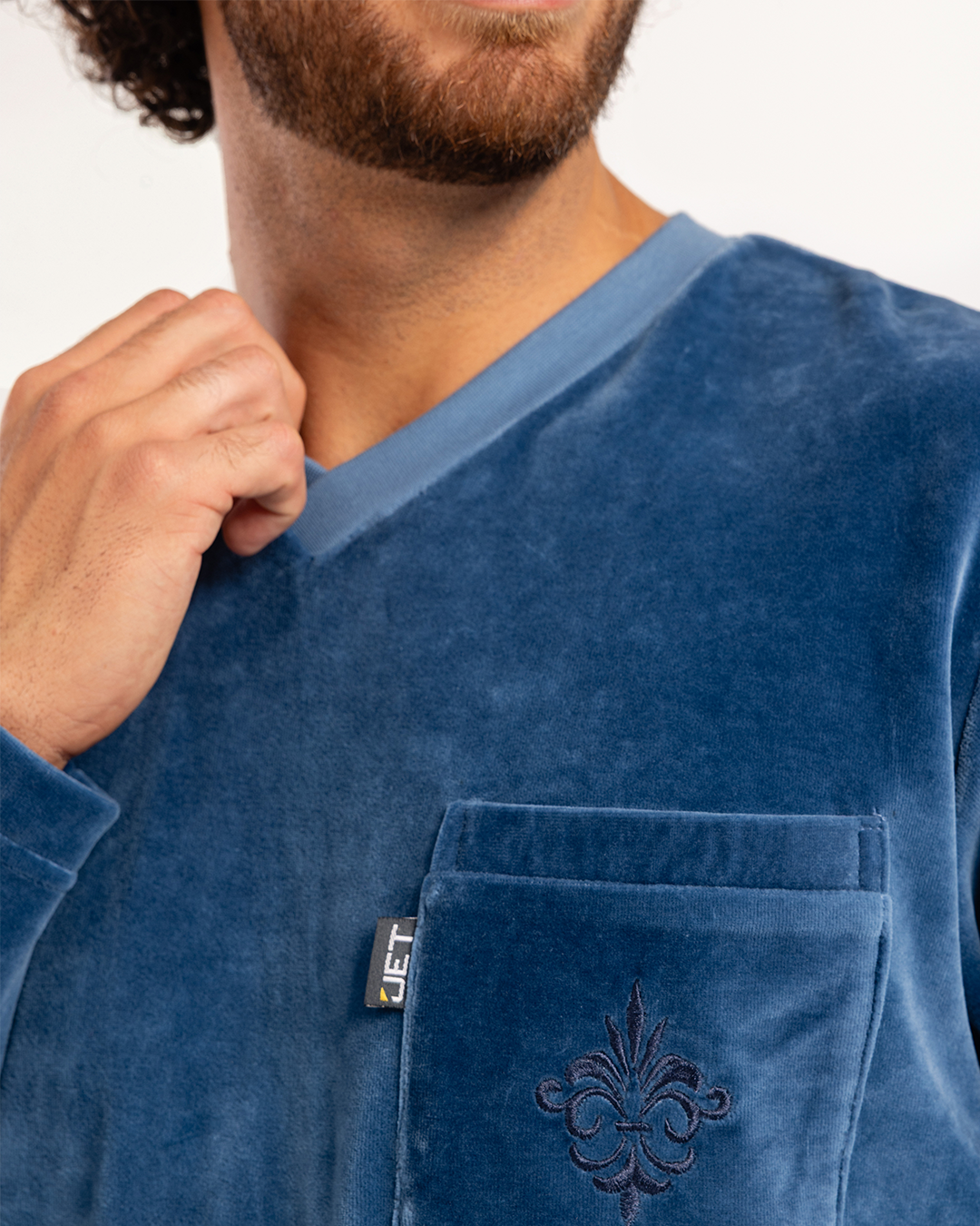 بيجاما رجالى قطيفة ساده رقبة V جيب على الصدر